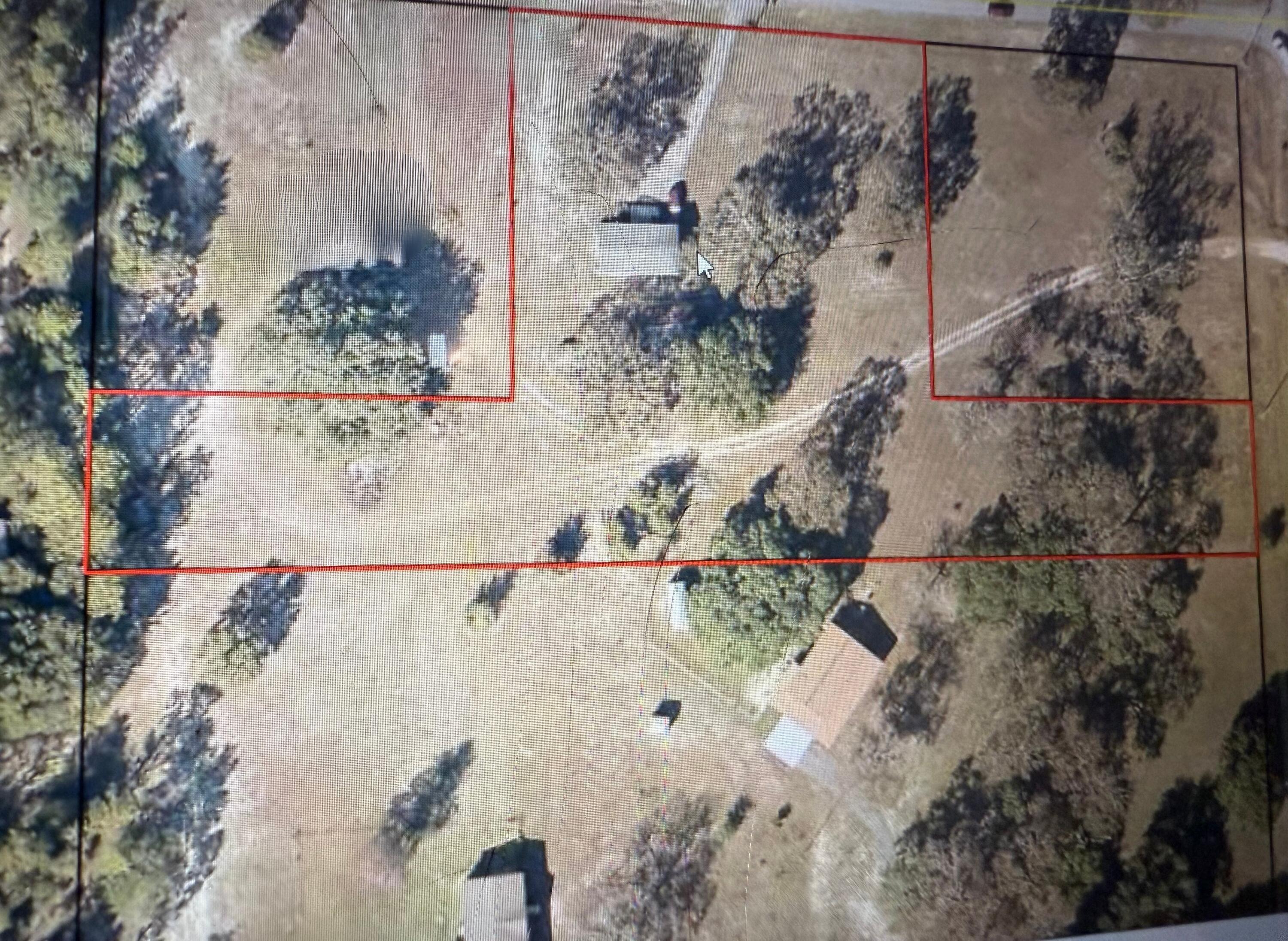 3 bed 2 bath mobile home. includes 2.53 acreage parcel # 23-4N-22-0000-0001-0600
plus additional parcel #23-4N-22-0000-0001-060C. Total acreage 3.53 acreage.