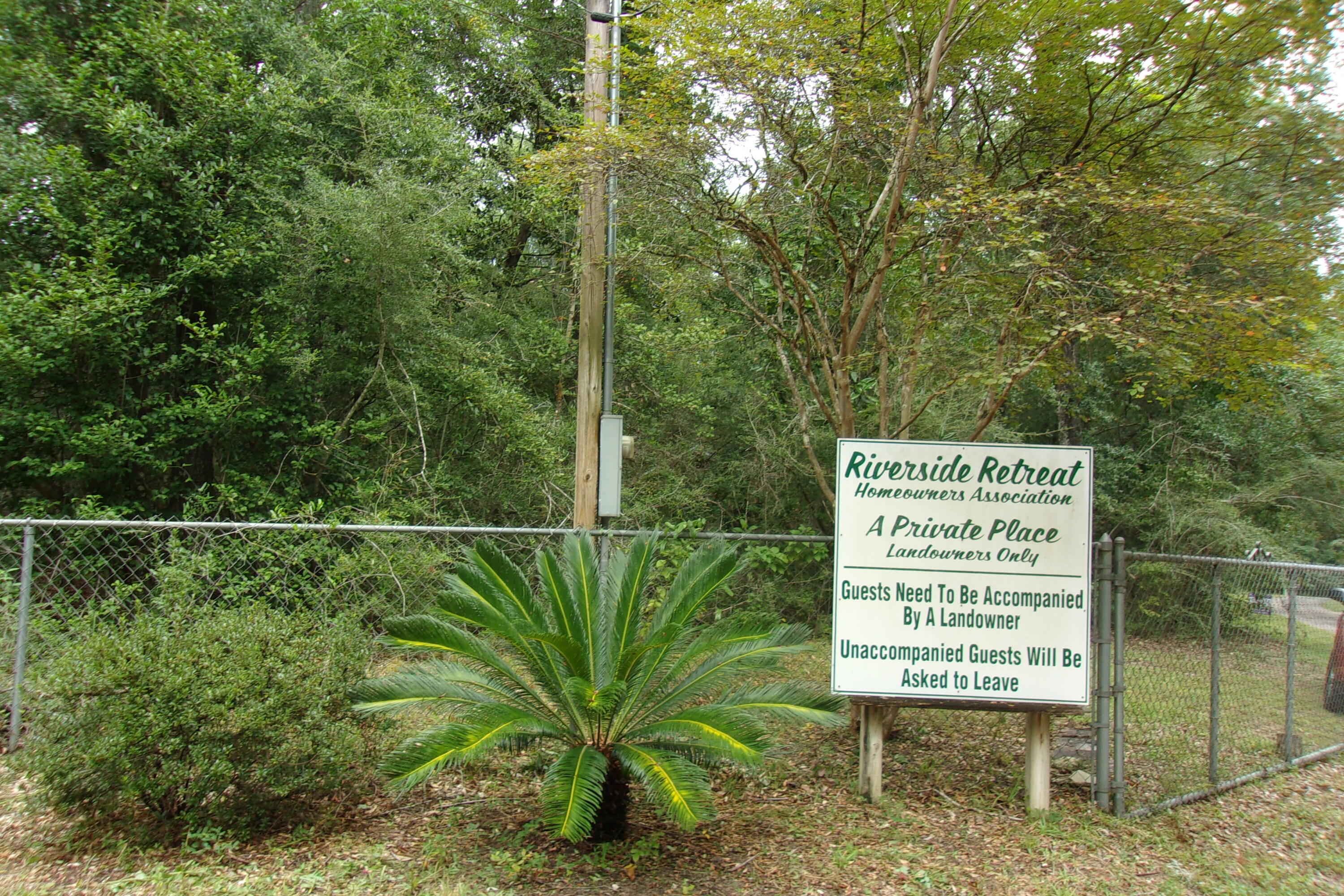 2 lots just outside of town in Riverside Retreat ~ The lot facing Al Gillman Road has a  storage building, with underground power and a well with a sprinkler system~  There is a private boat ramp as well~ The adjoining lot makes a total of 2 acres~ Al Gillman Rd is paved~ This will make a great get away or a beautiful home site~
