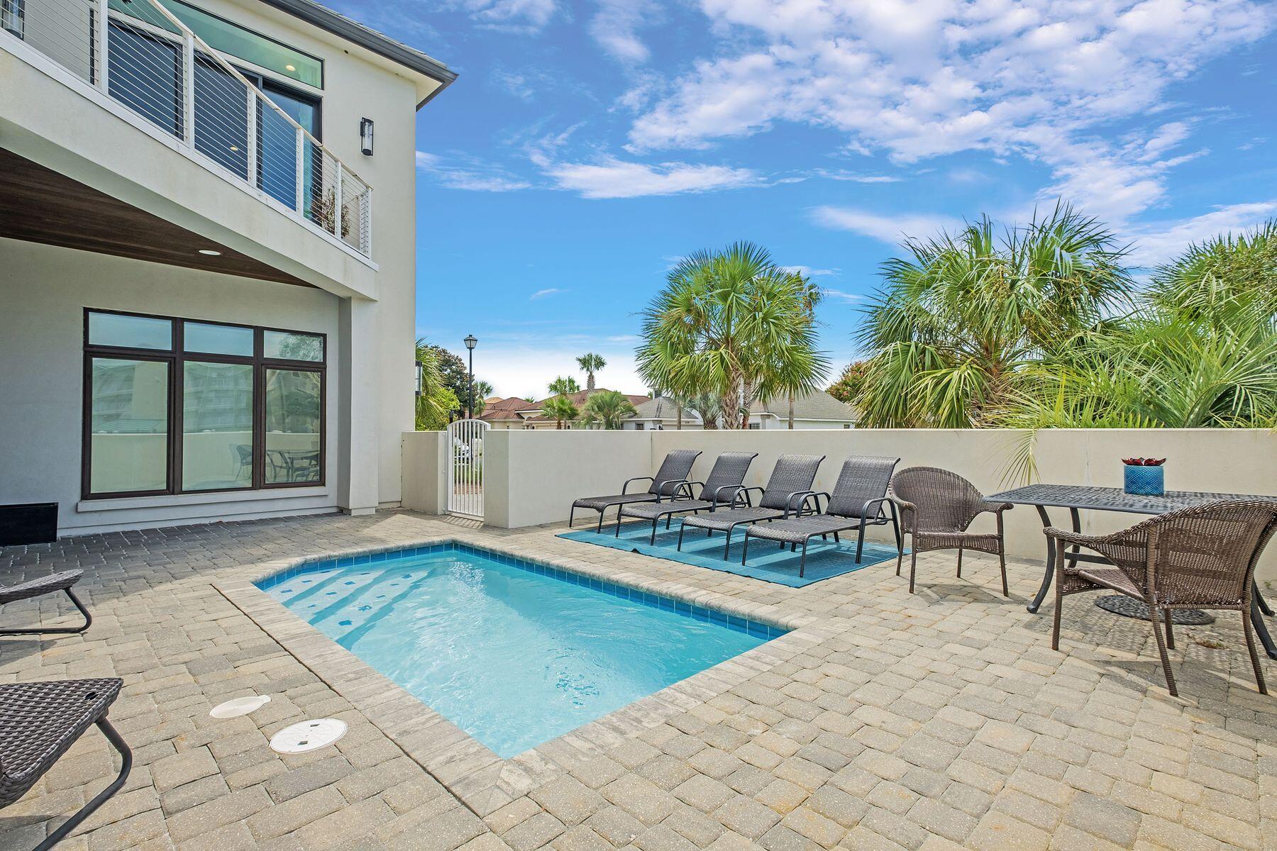 AVALON BEACH ESTATES - Residential
