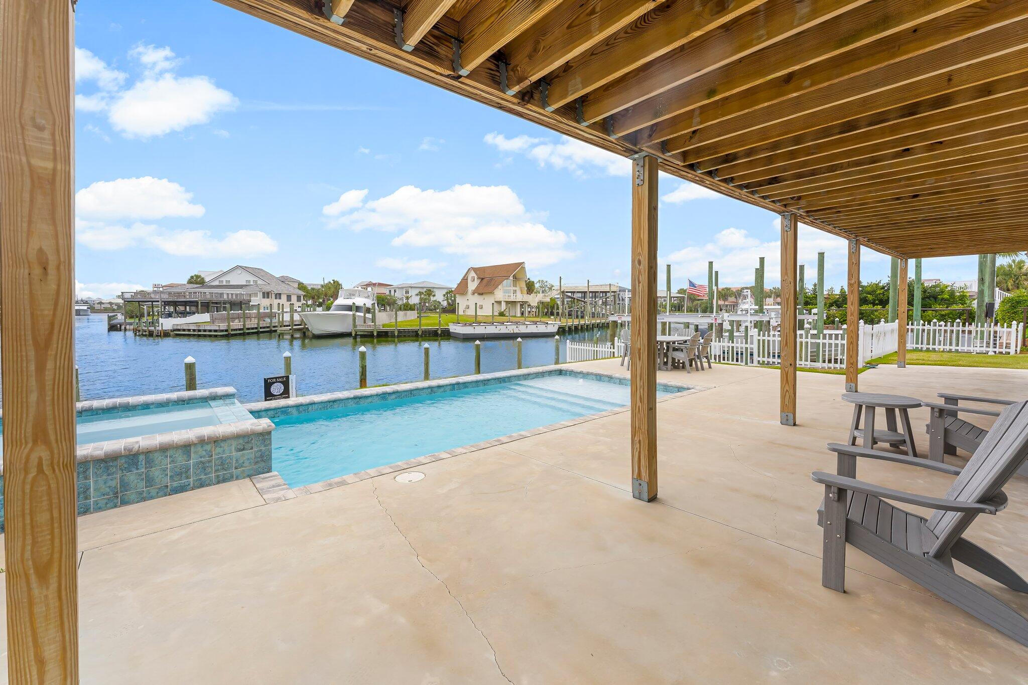 HOLIDAY ISLE - Residential