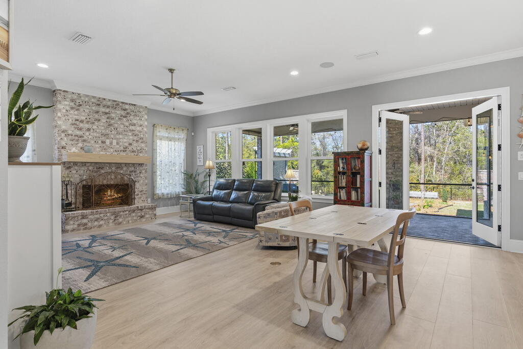HAMMOCK BAY - Residential