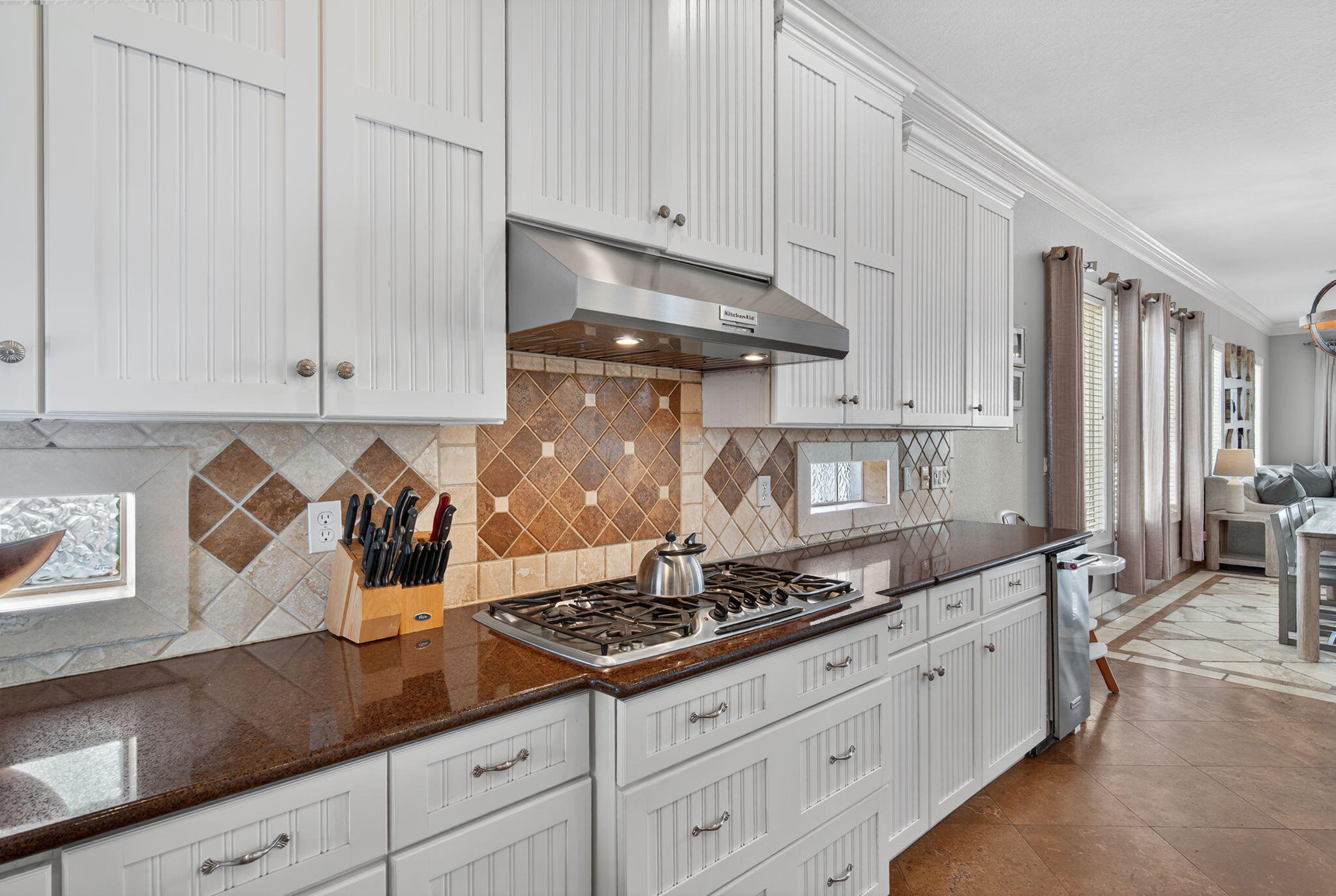 AVALON BEACH ESTATES - Residential