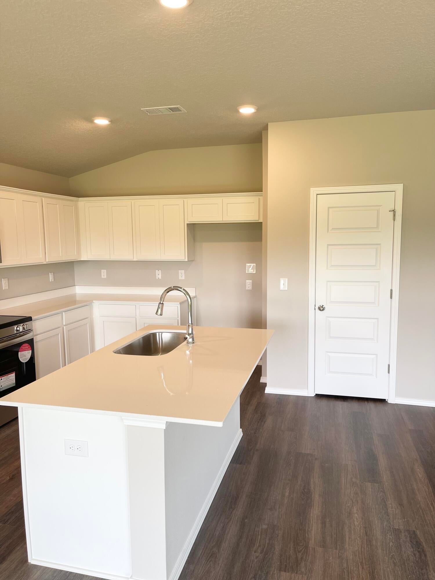 WHITE OAK ESTATES - Residential