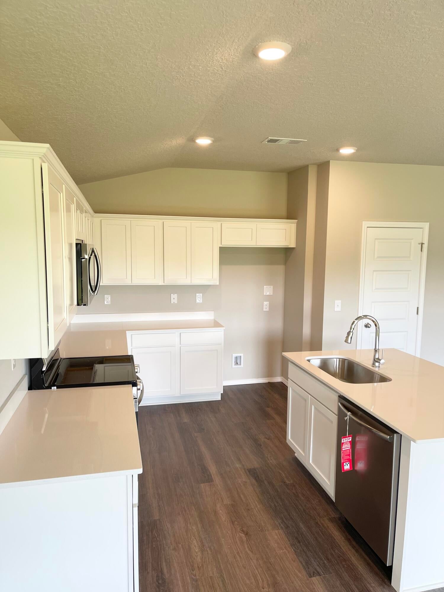 WHITE OAK ESTATES - Residential