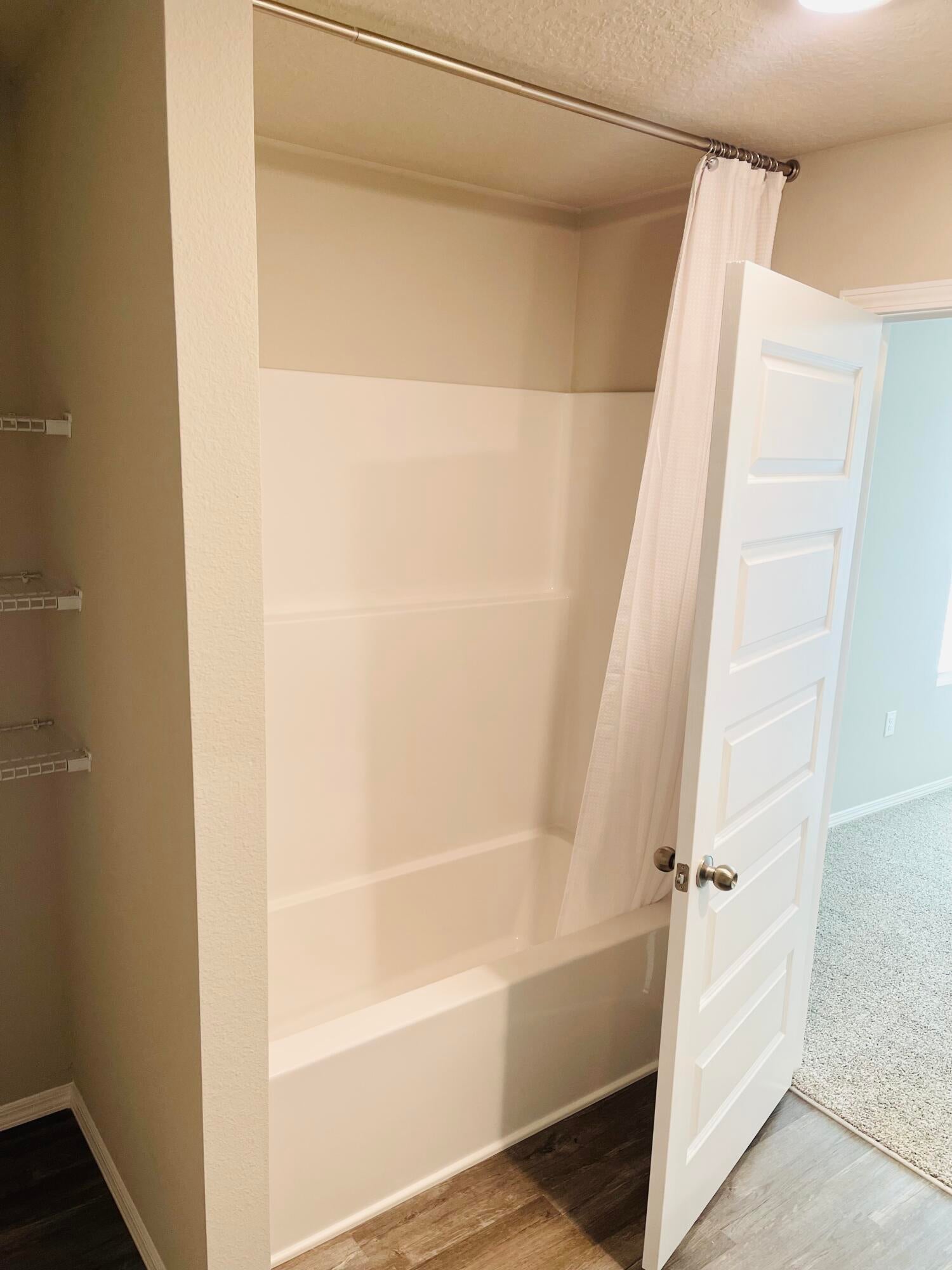 WHITE OAK ESTATES - Residential