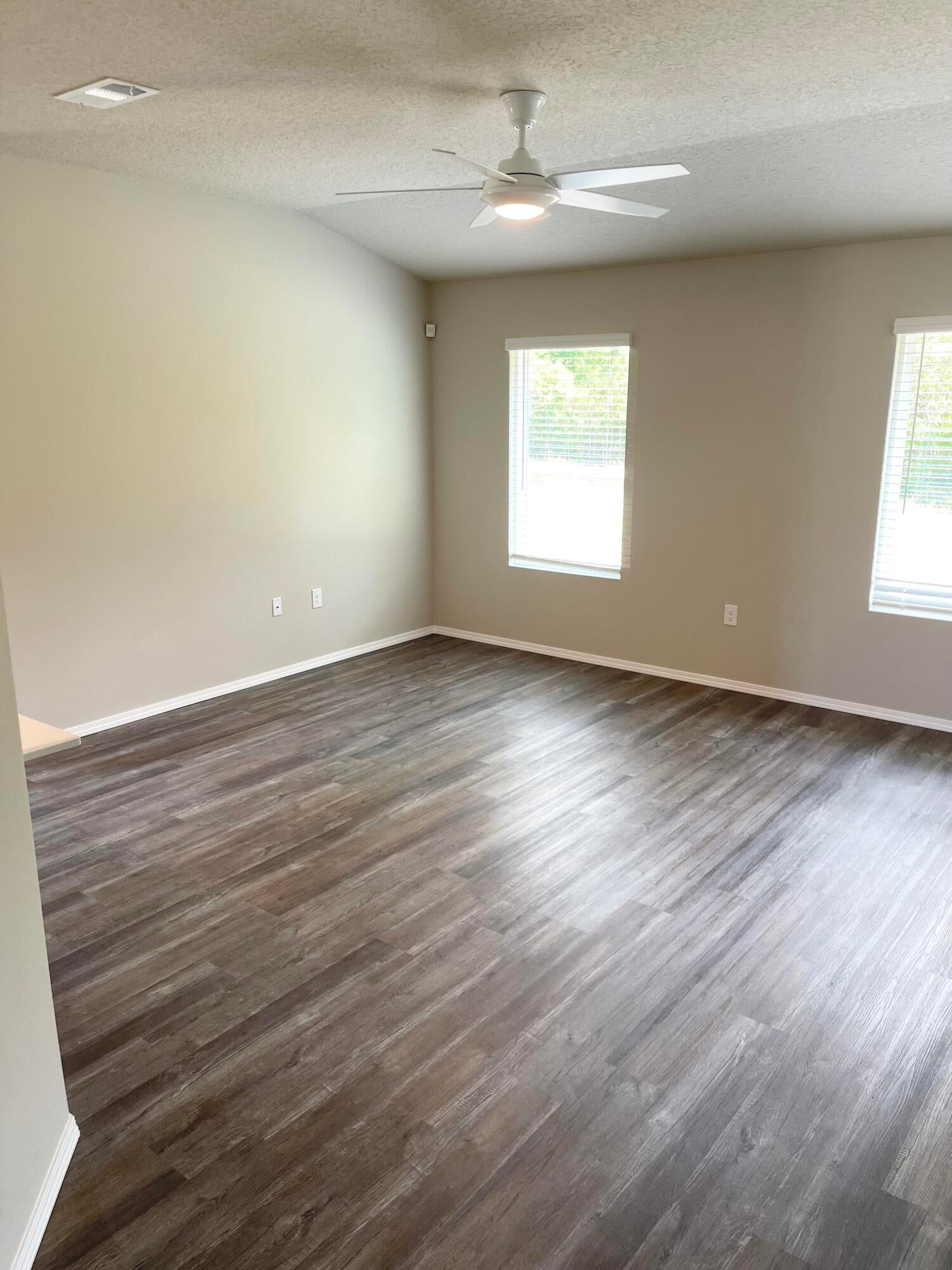 WHITE OAK ESTATES - Residential