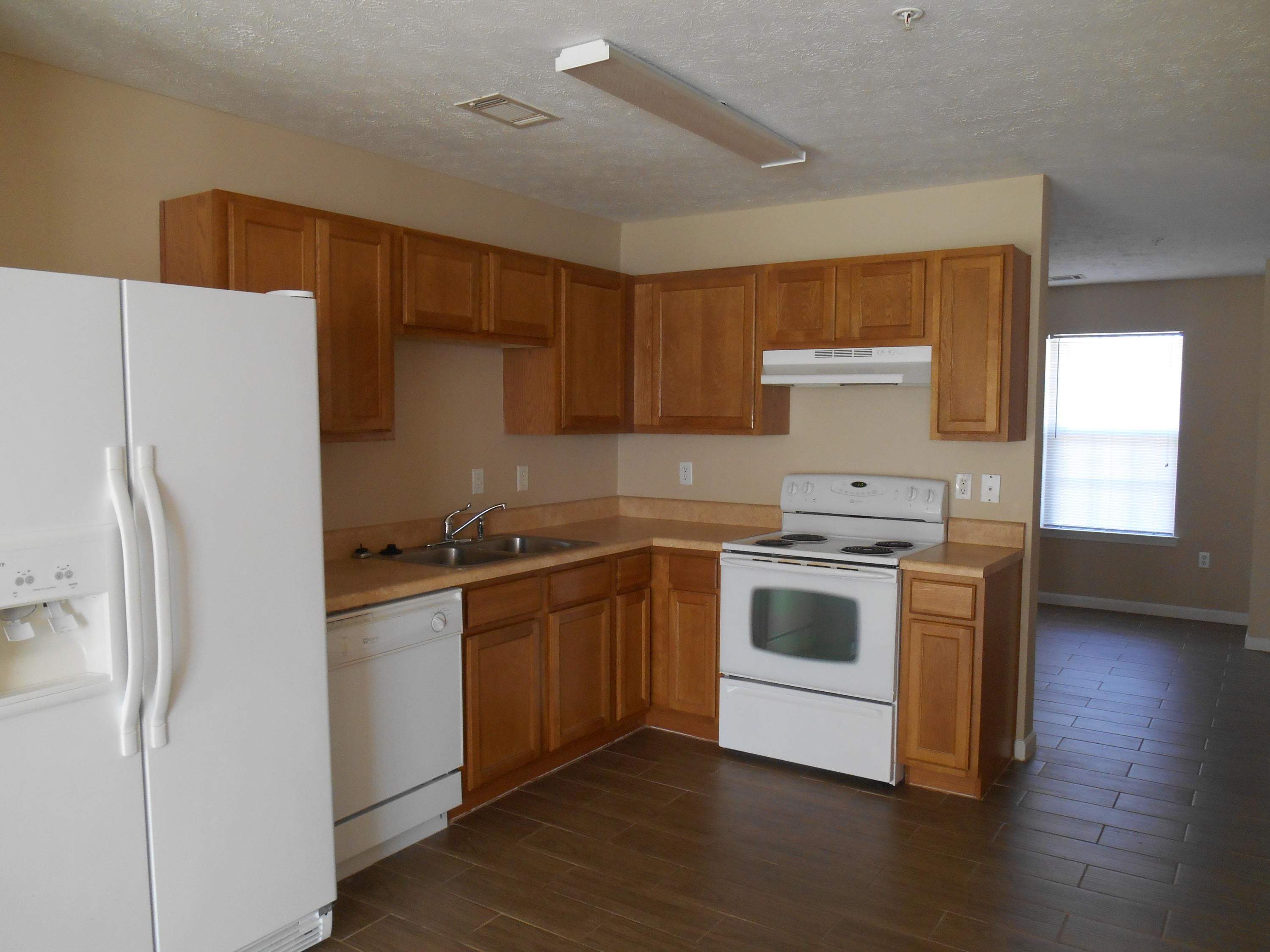 ROLLING PINES - Residential Lease