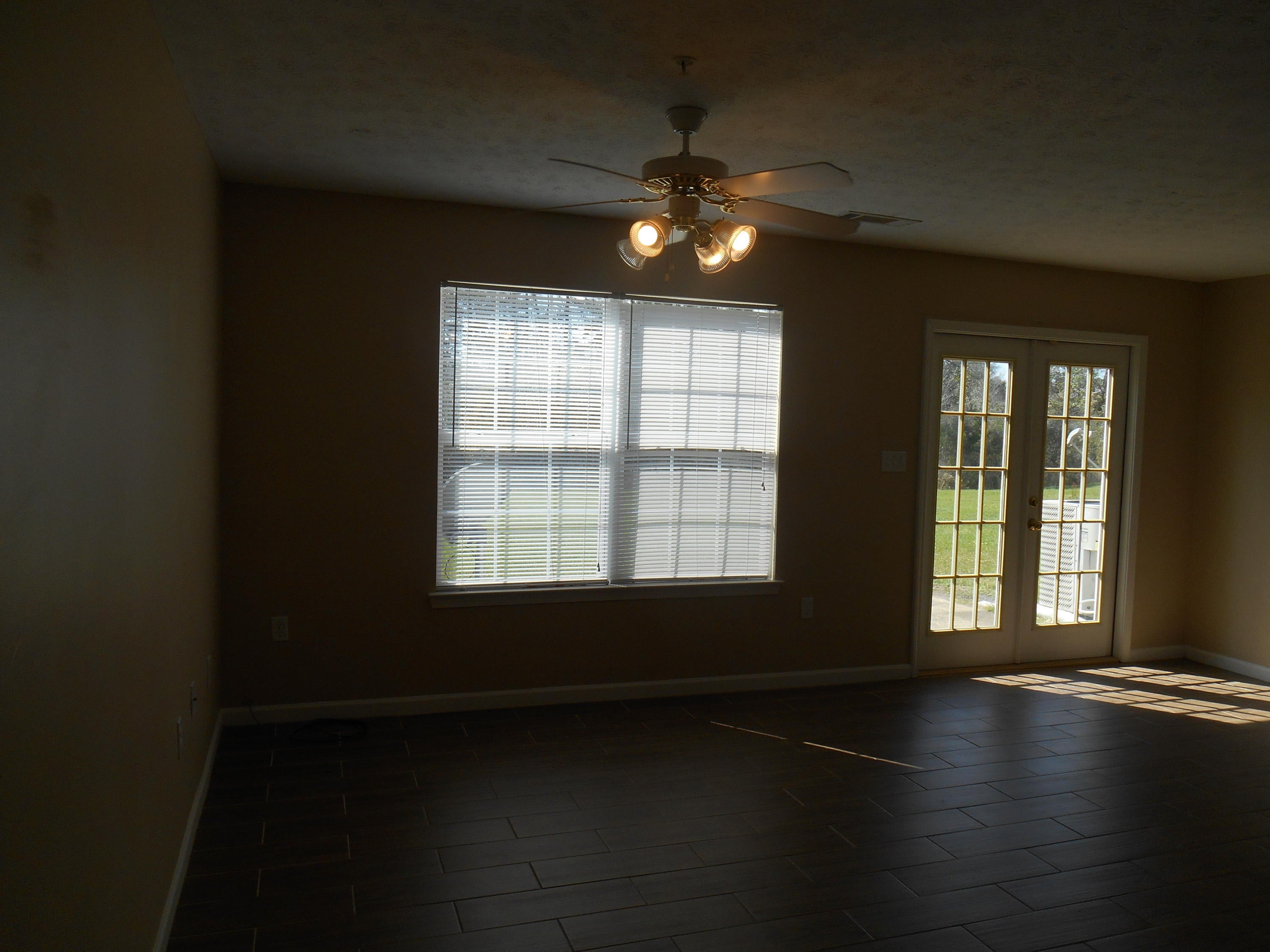 ROLLING PINES - Residential Lease
