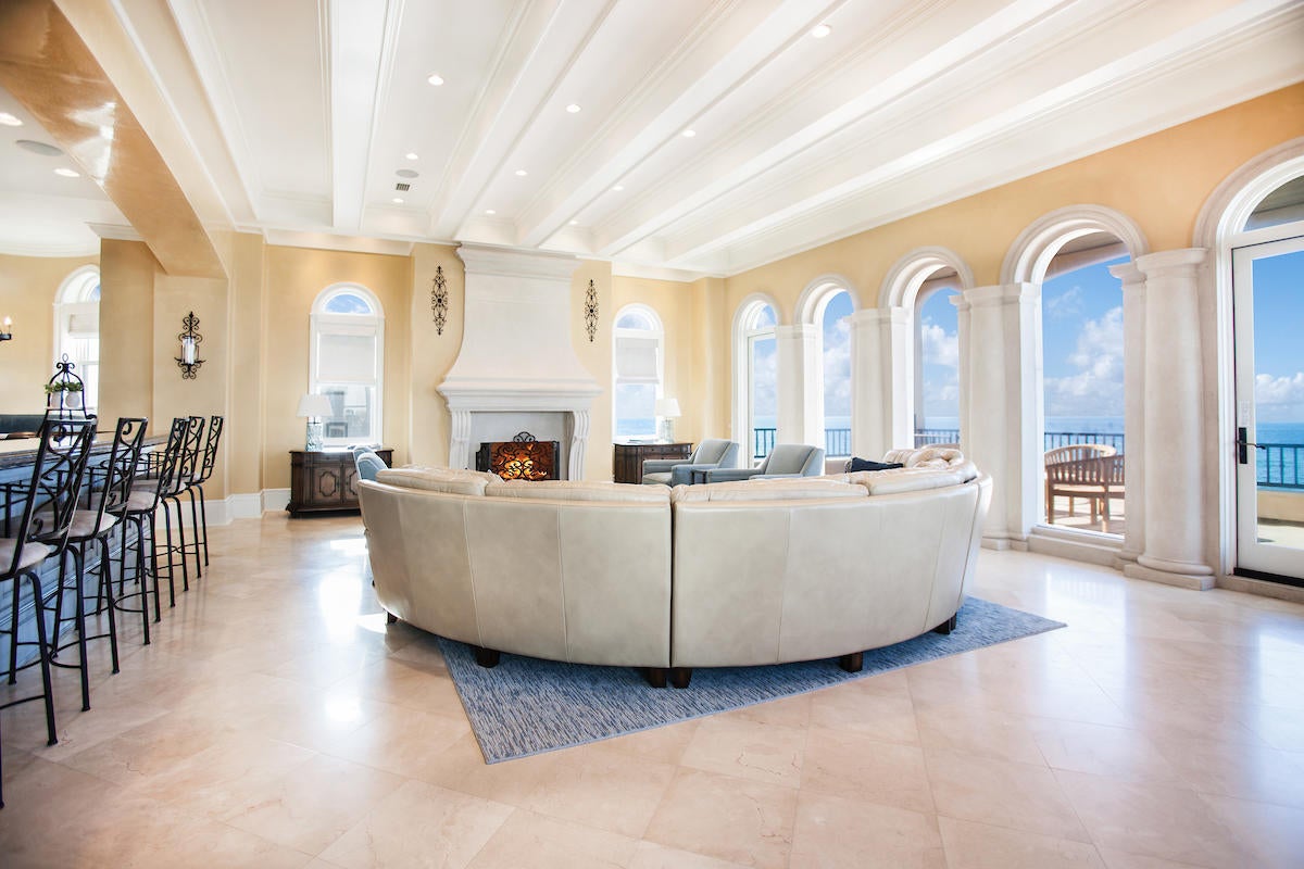 PARADISE BY THE SEA - Residential