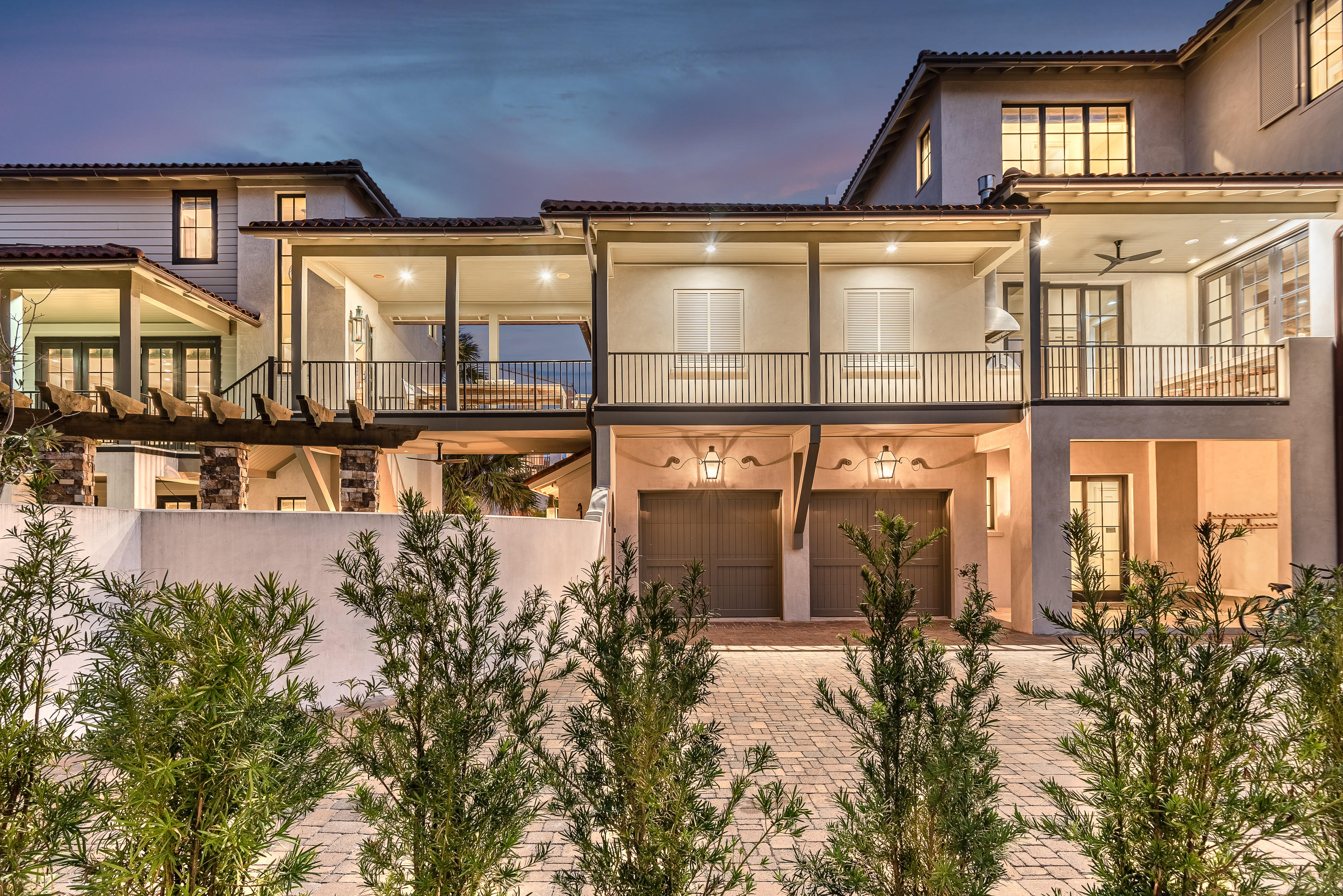 PARADISE BY THE SEA - Residential