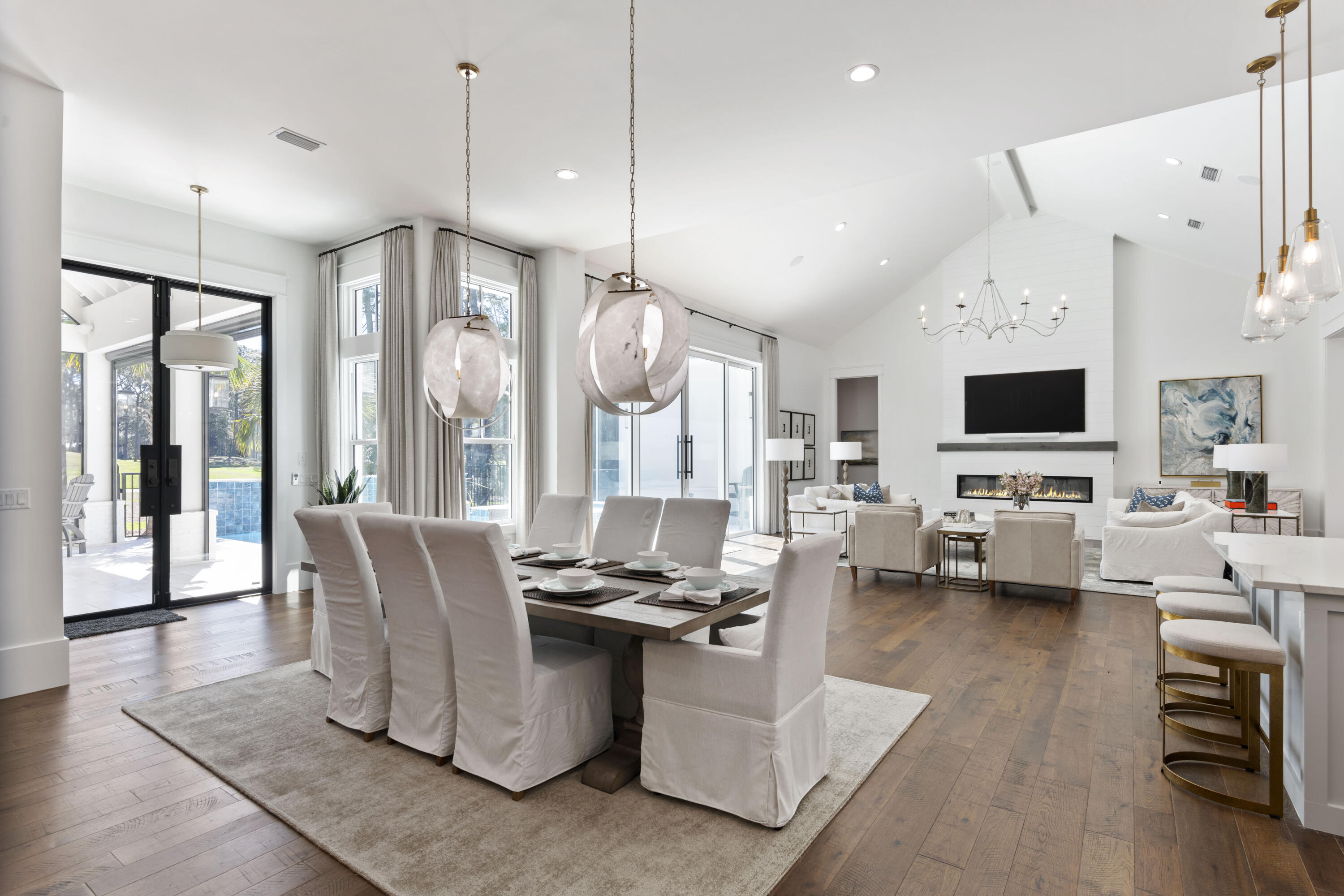BURNT PINE - Residential