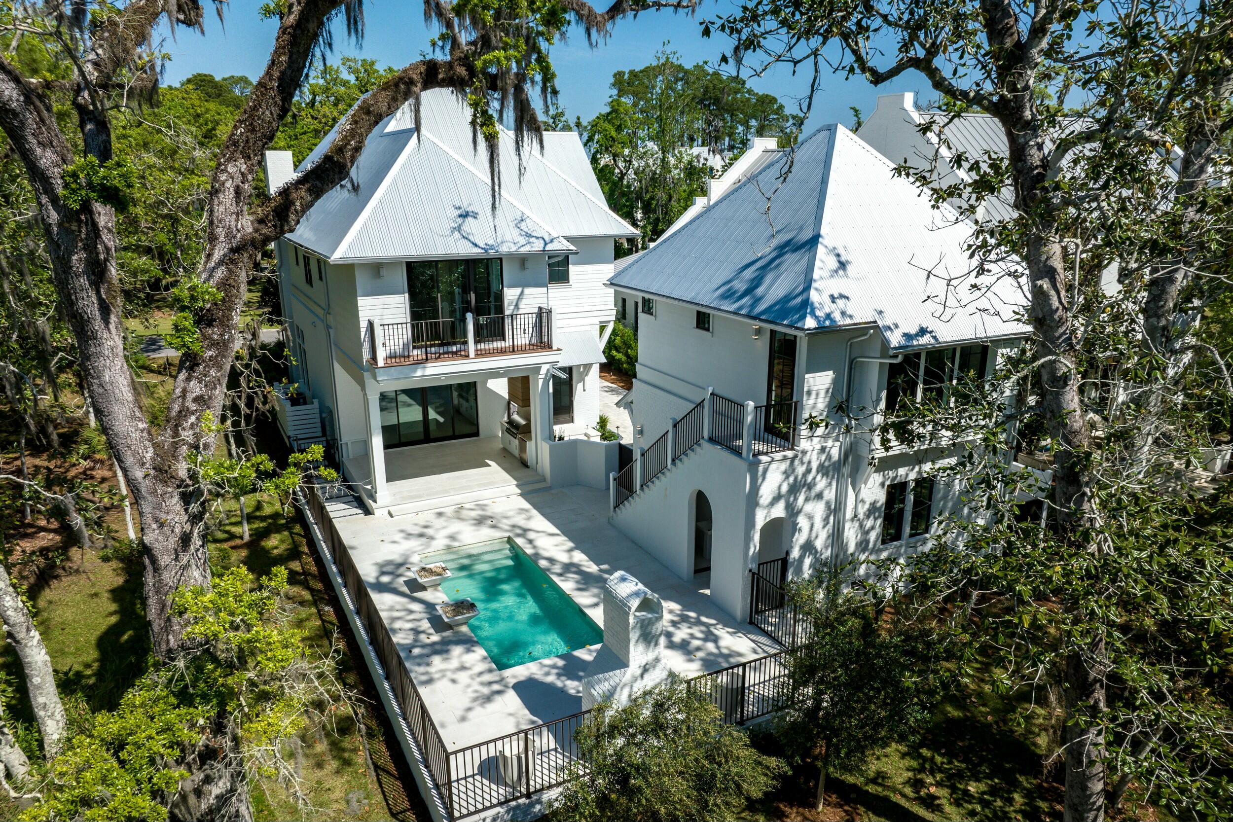 CHURCHILL OAKS - Residential