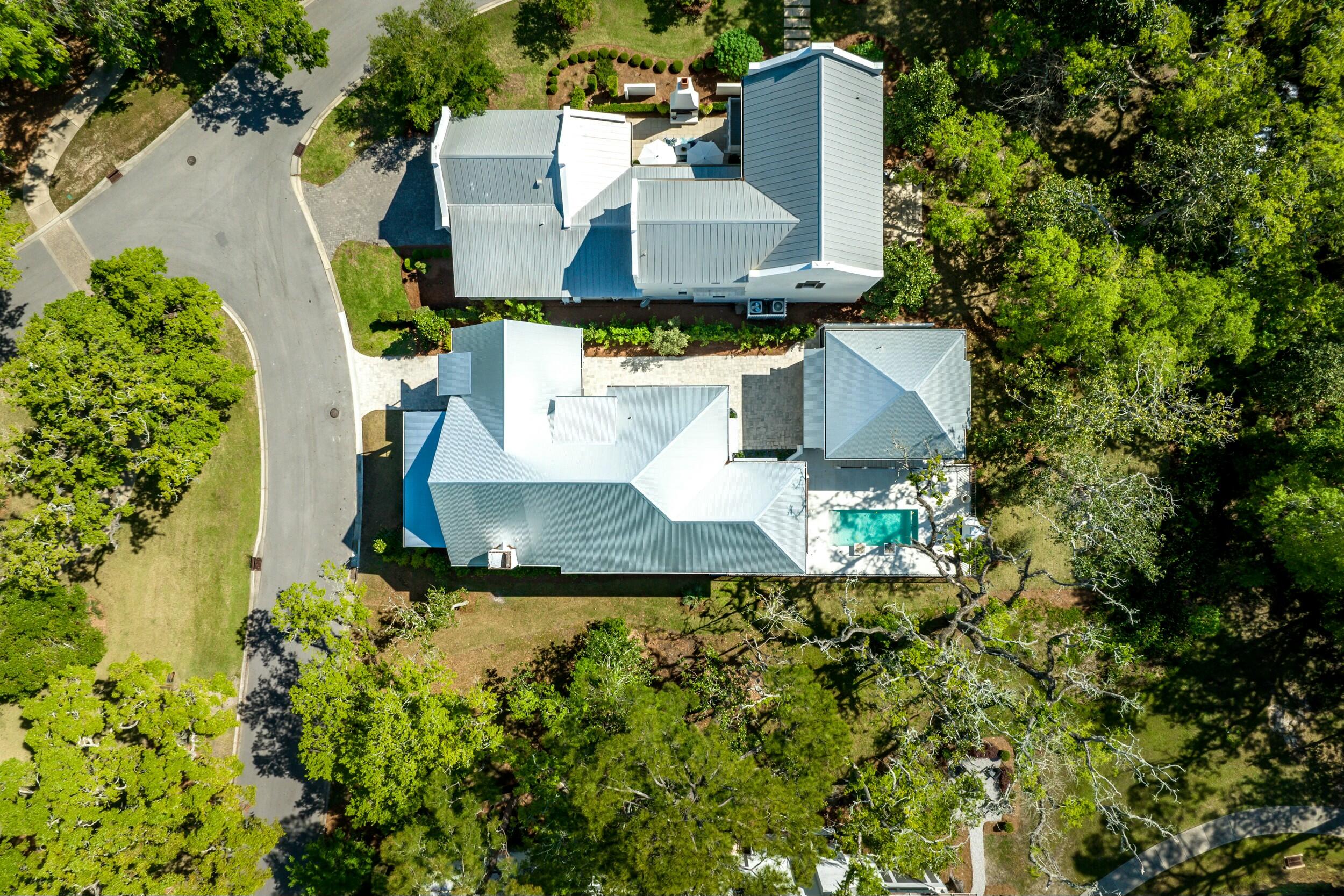 CHURCHILL OAKS - Residential