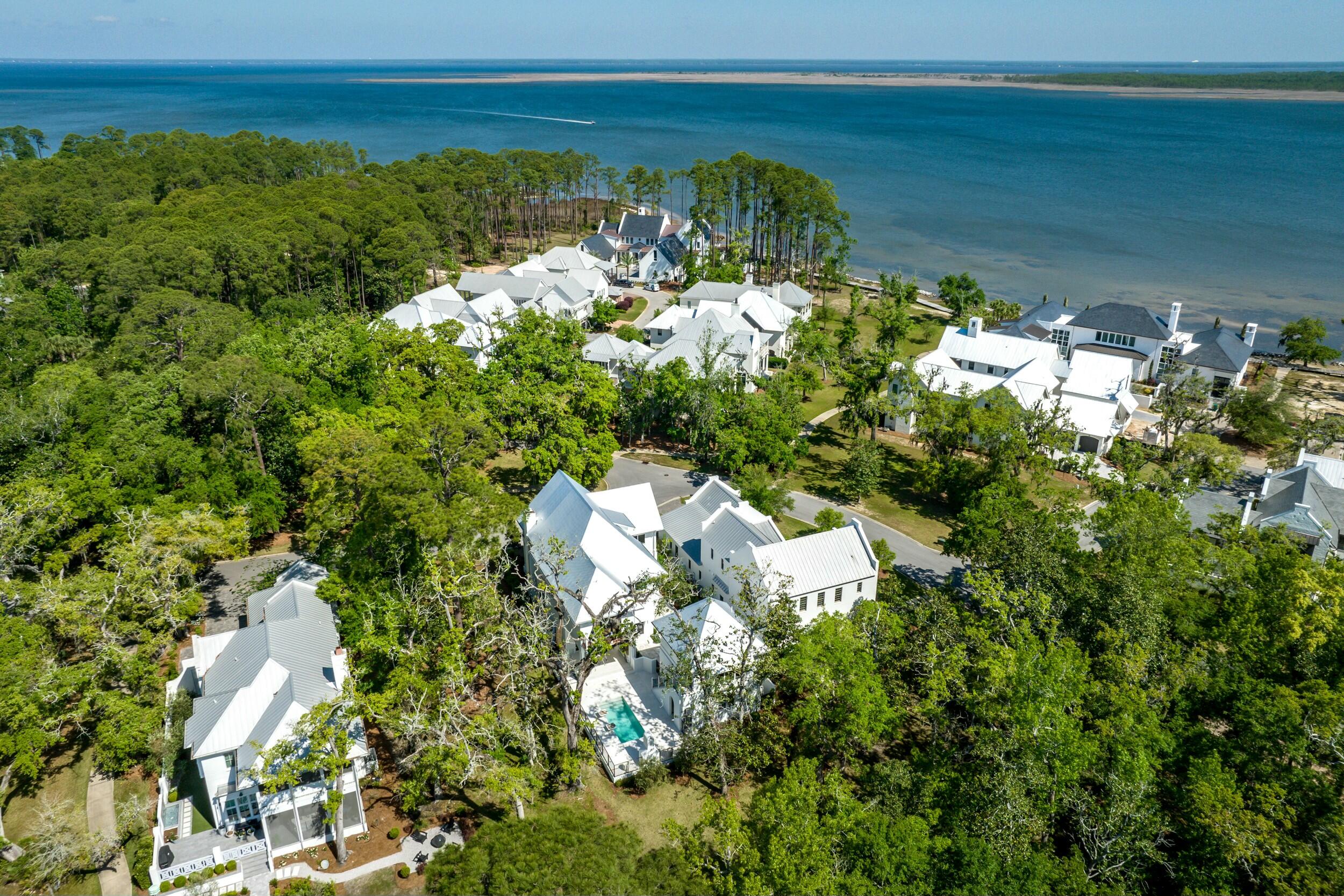 CHURCHILL OAKS - Residential