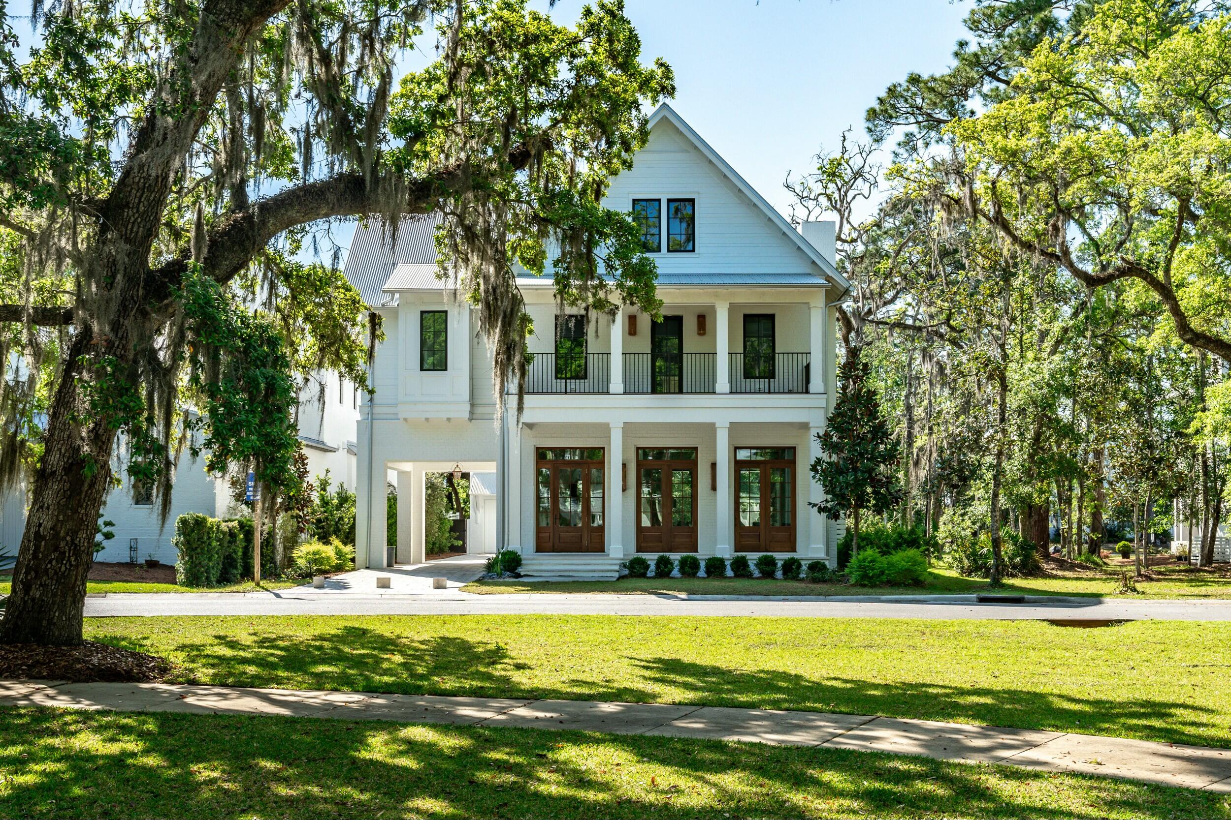 CHURCHILL OAKS - Residential