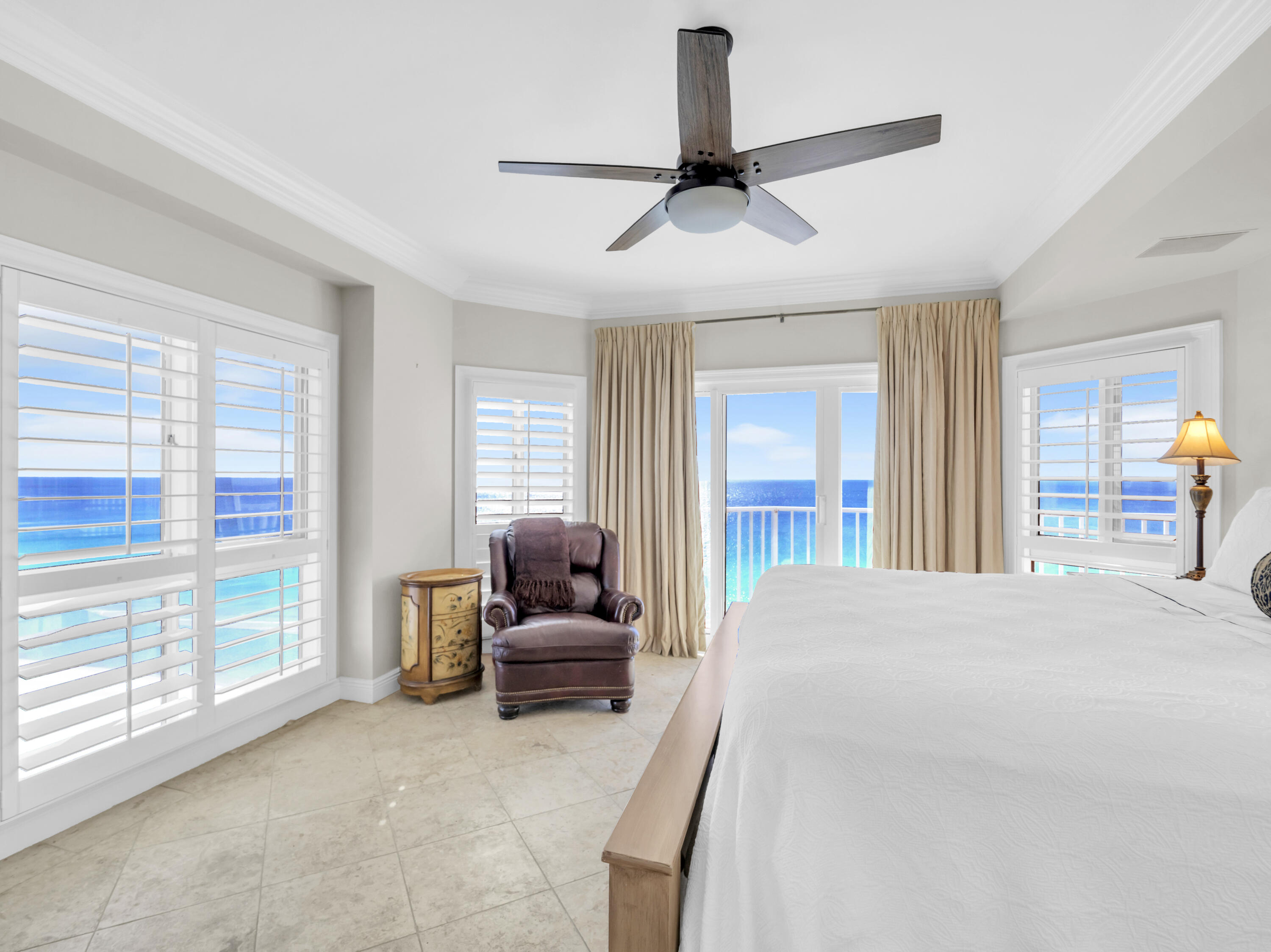 HOLIDAY ISLE TOWERS CONDO - Residential