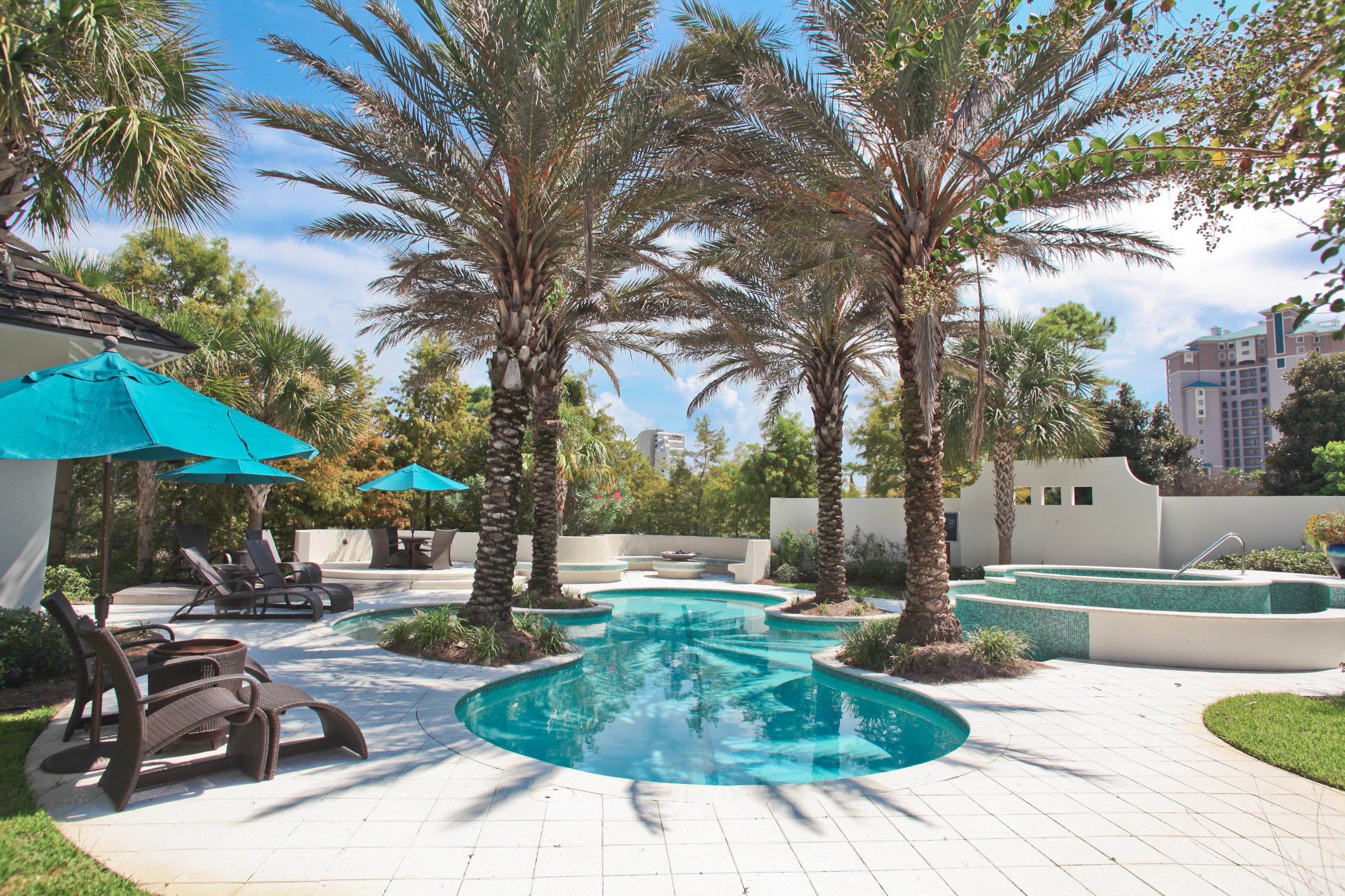 ISLAND ESTATES - Residential