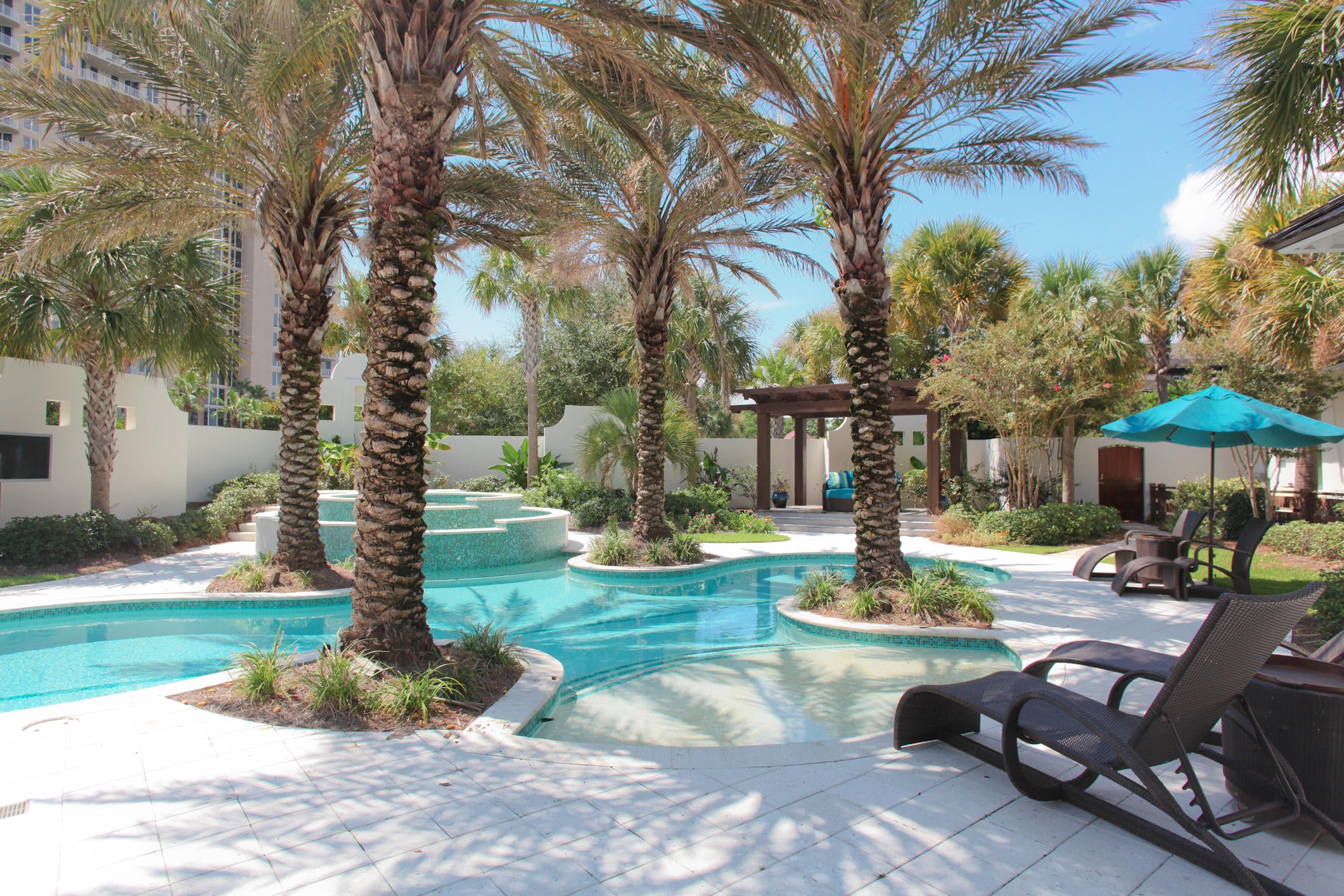 ISLAND ESTATES - Residential