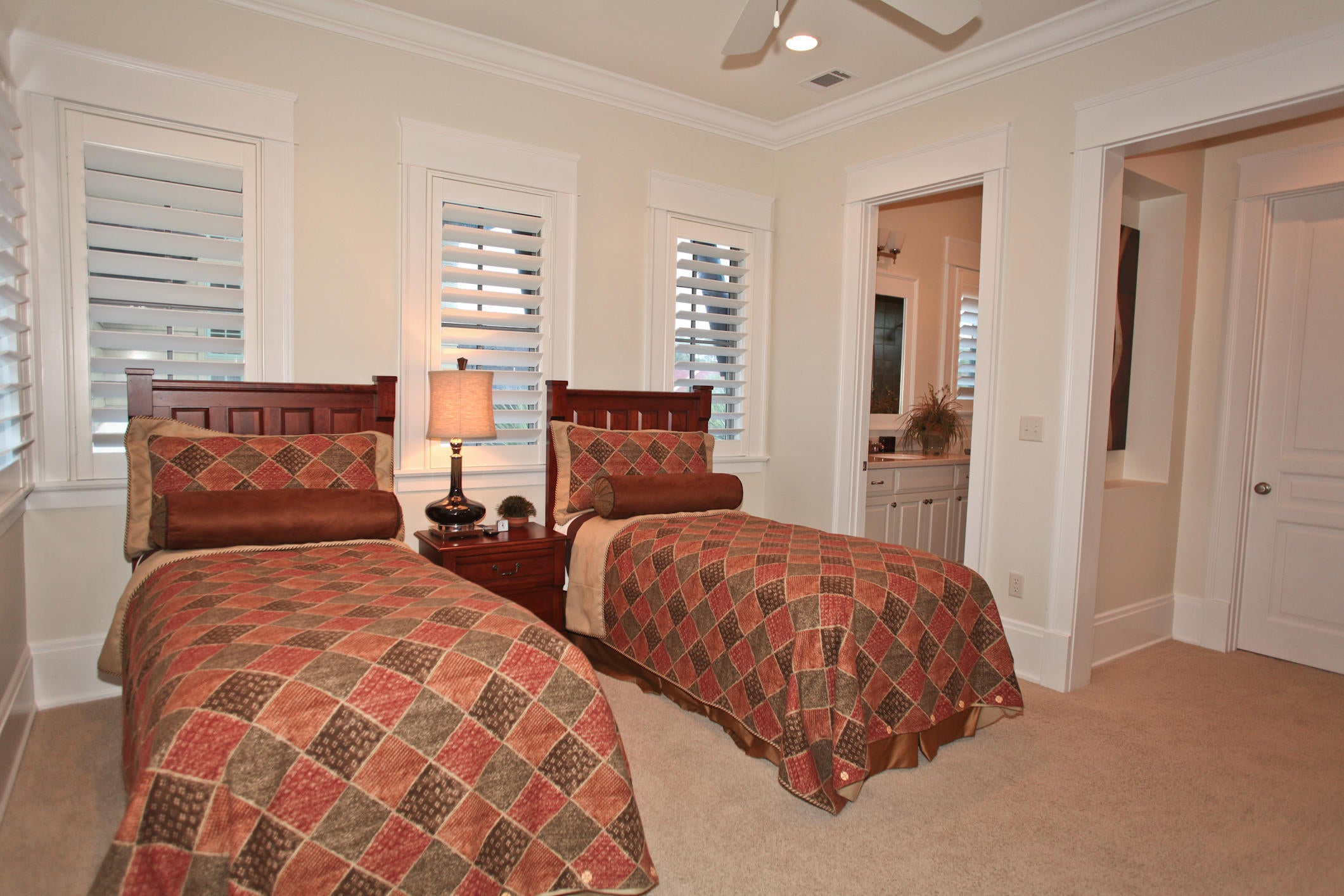 ISLAND ESTATES - Residential