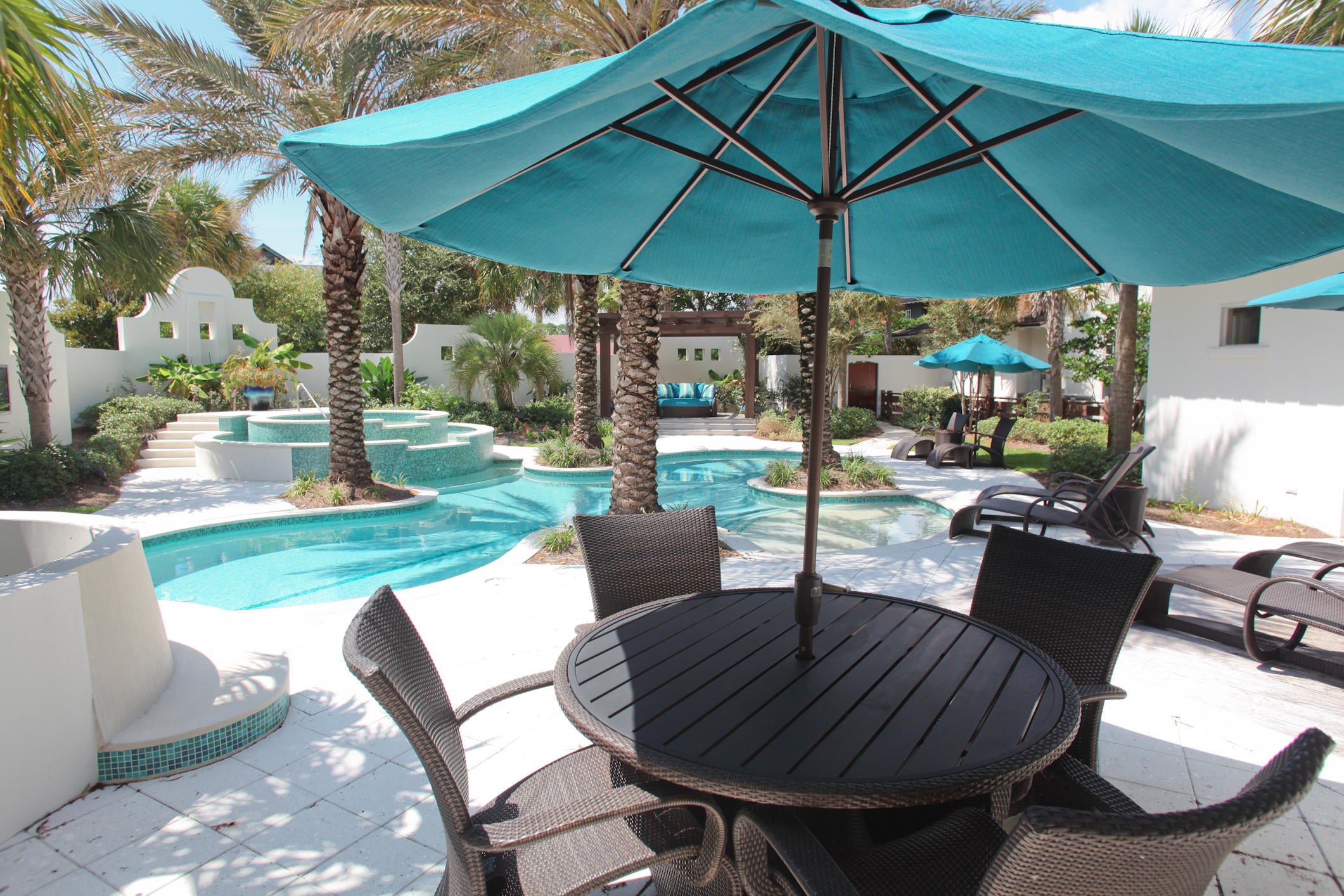 ISLAND ESTATES - Residential