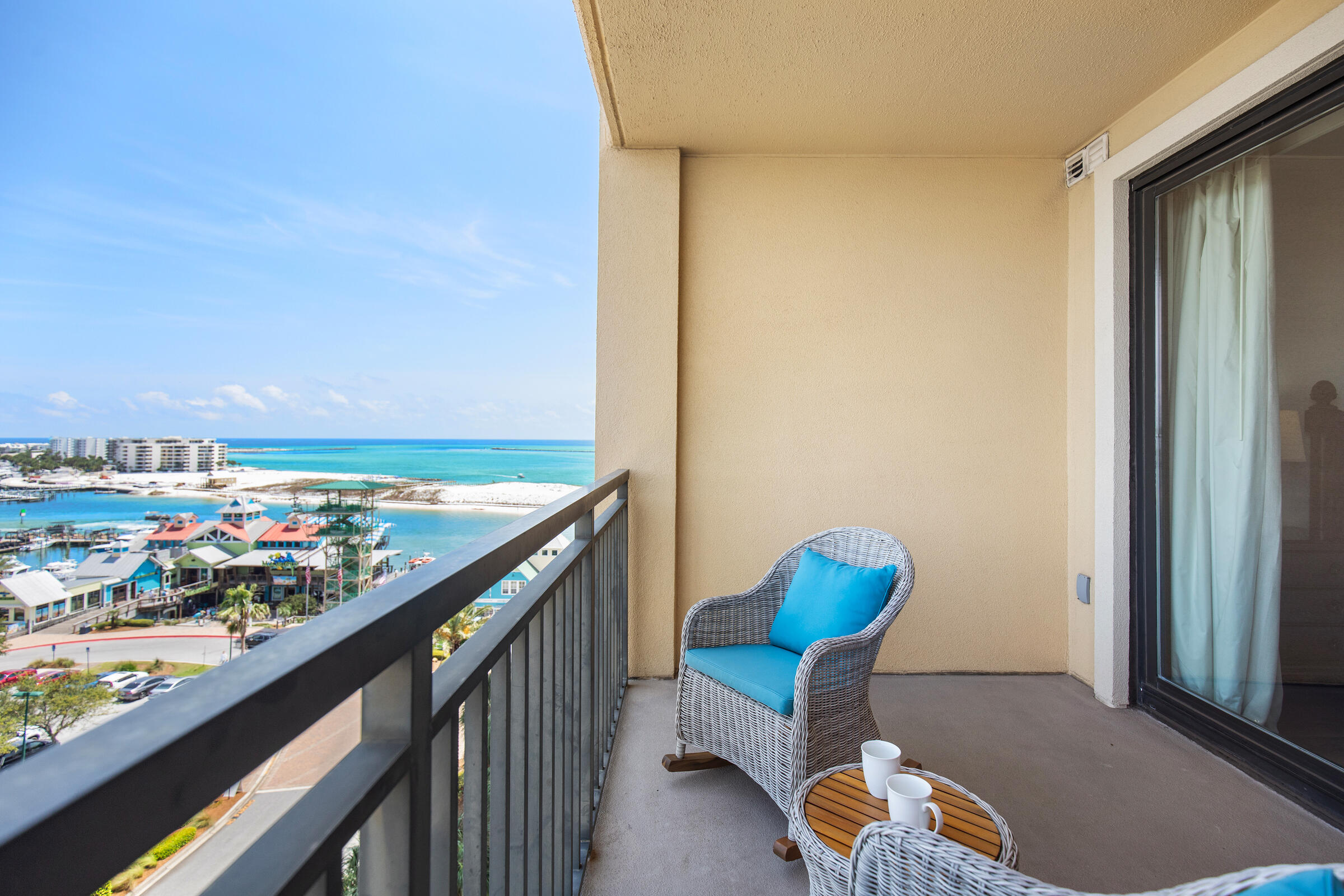 EMERALD GRANDE - Residential
