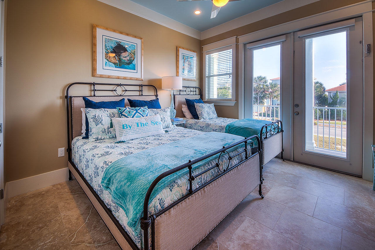 Crystal Shores - Residential