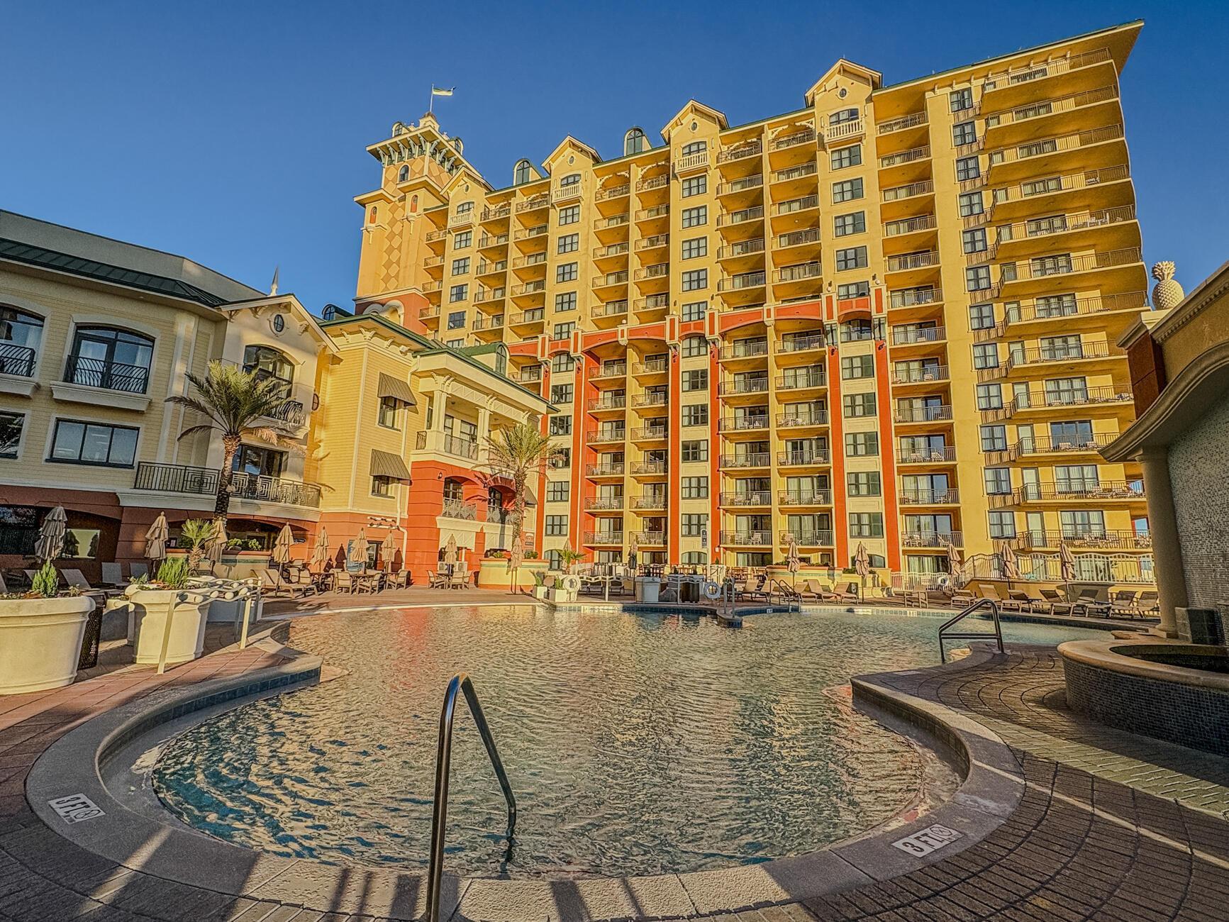 EMERALD GRANDE - Residential