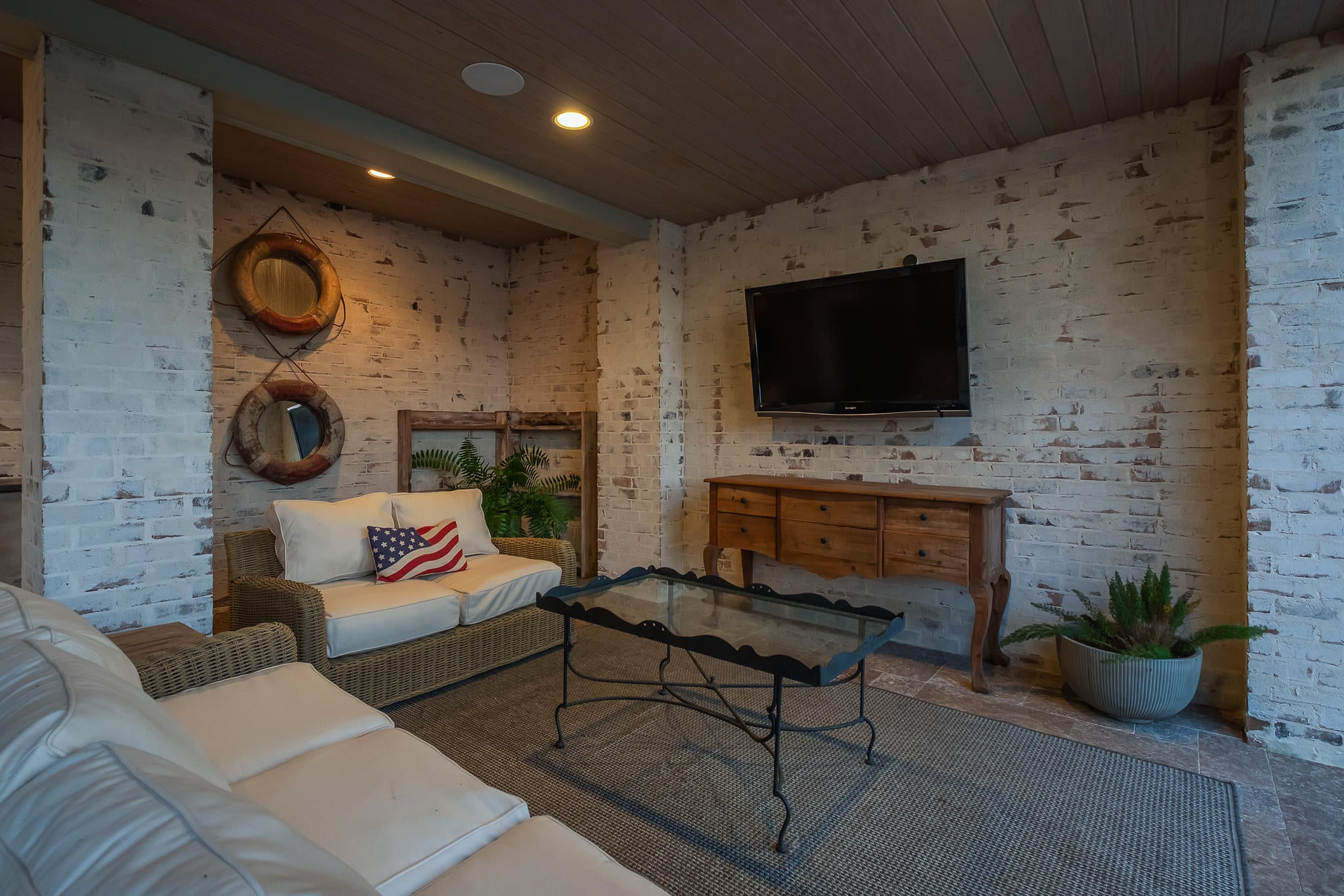 LAKE SHORE ESTATES - Residential