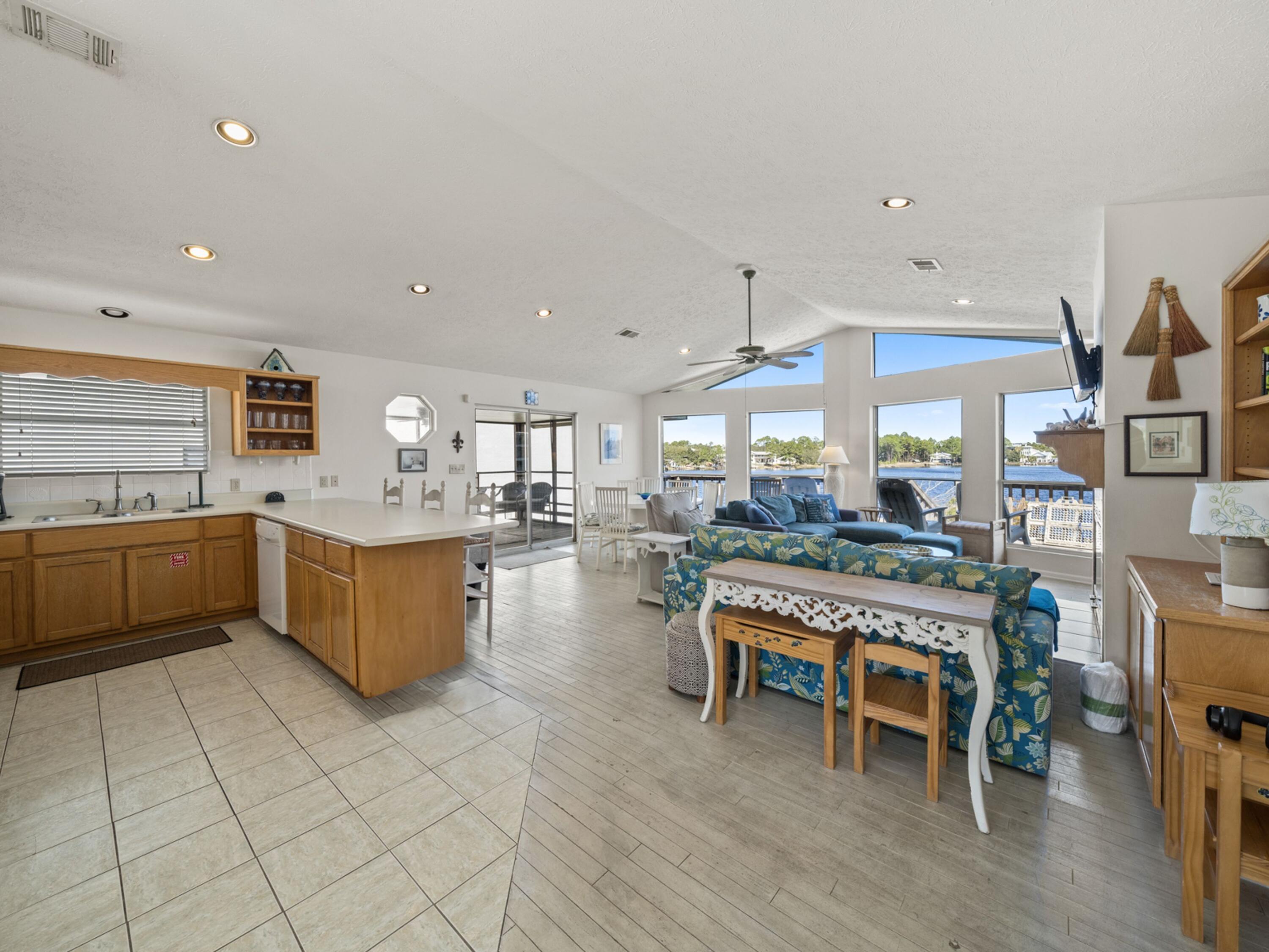 EASTERN LAKE S/D - Residential