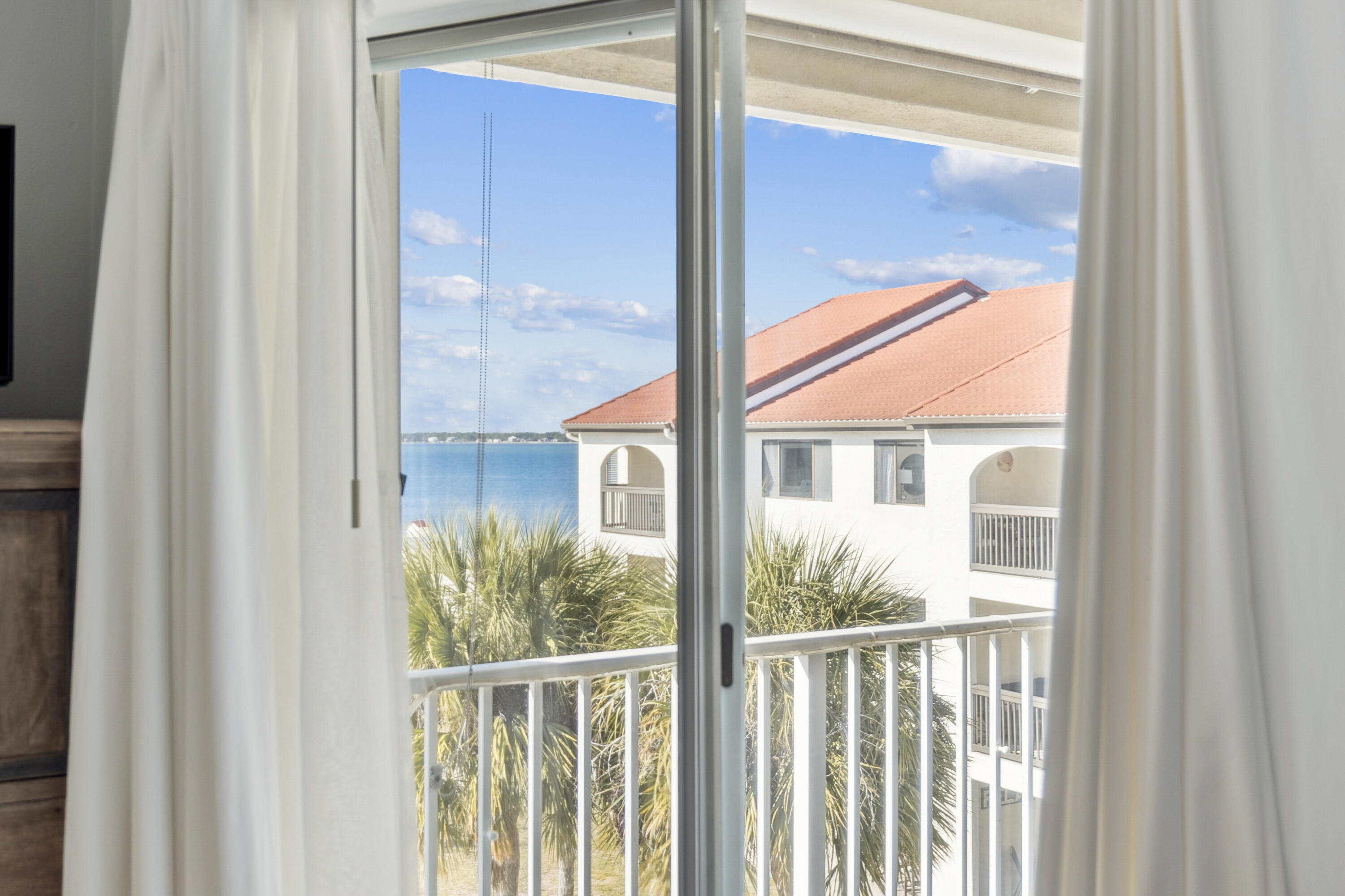 SUNSET HARBOUR VILLAS CONDO - Residential
