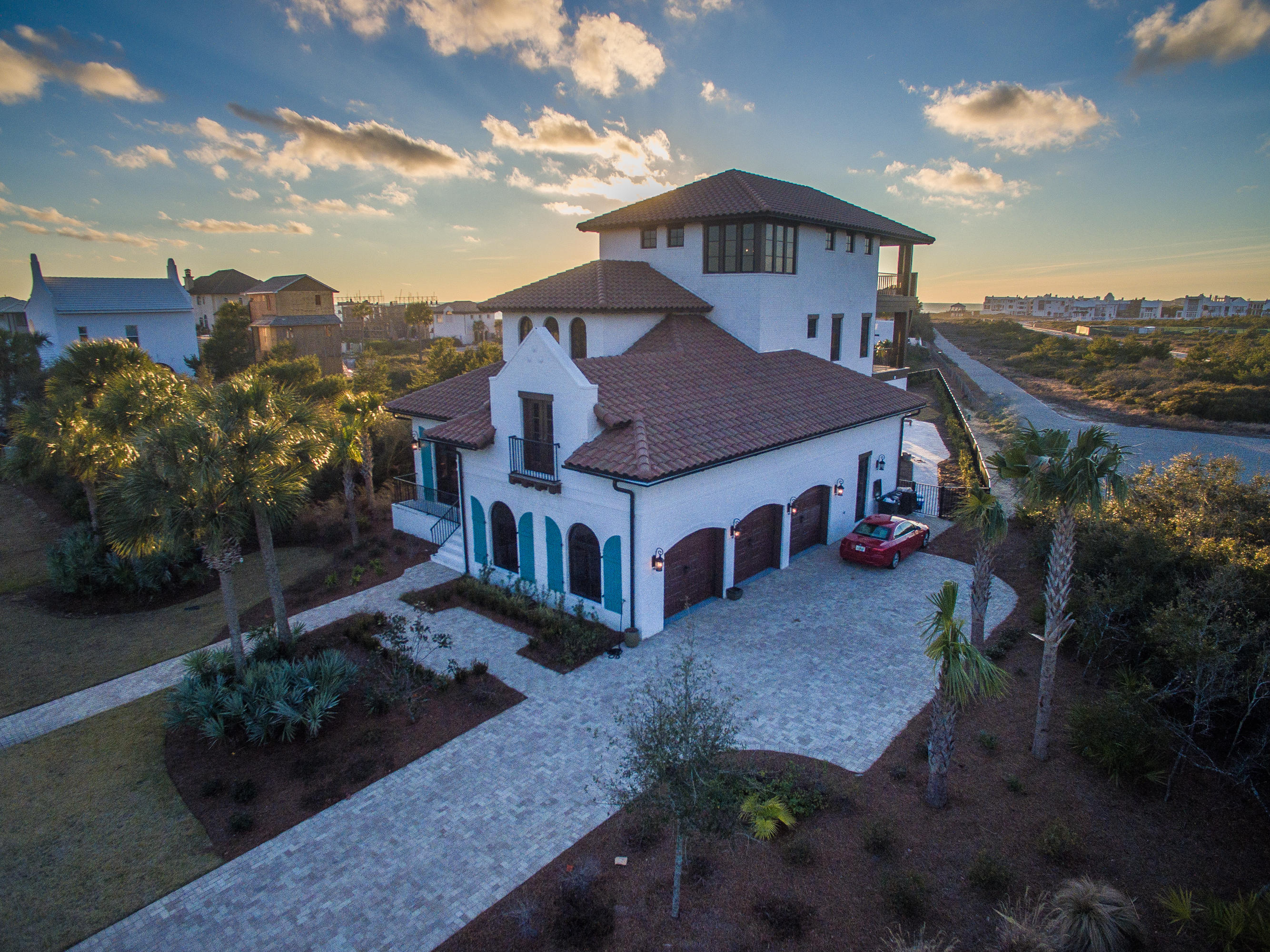 PARADISE BY THE SEA - Residential