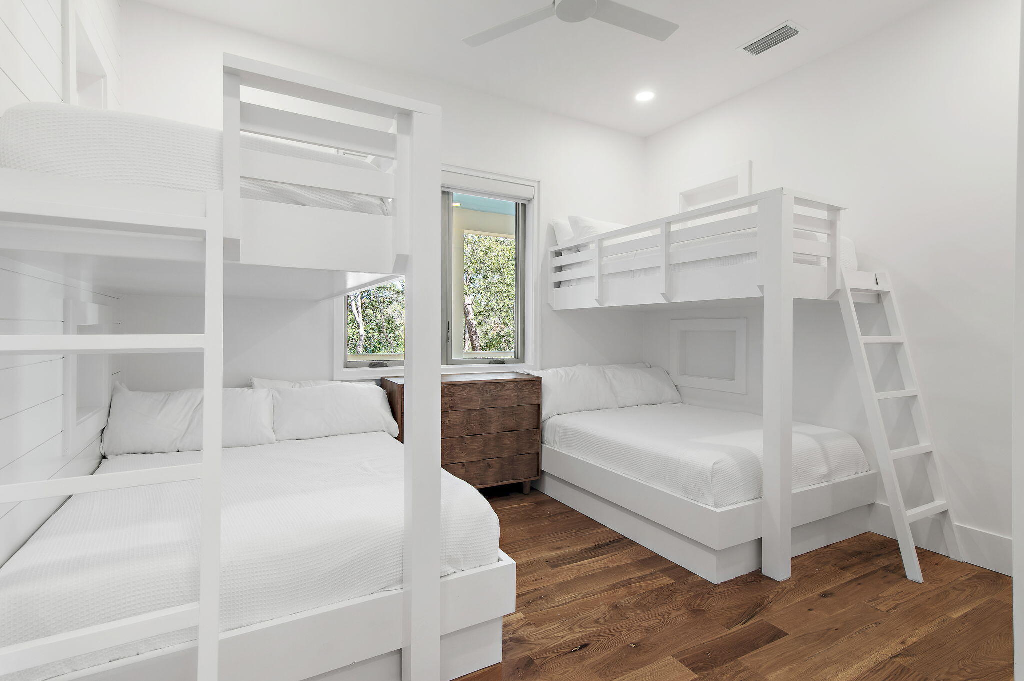 SEAGROVE SHORES 4TH ADD - Residential