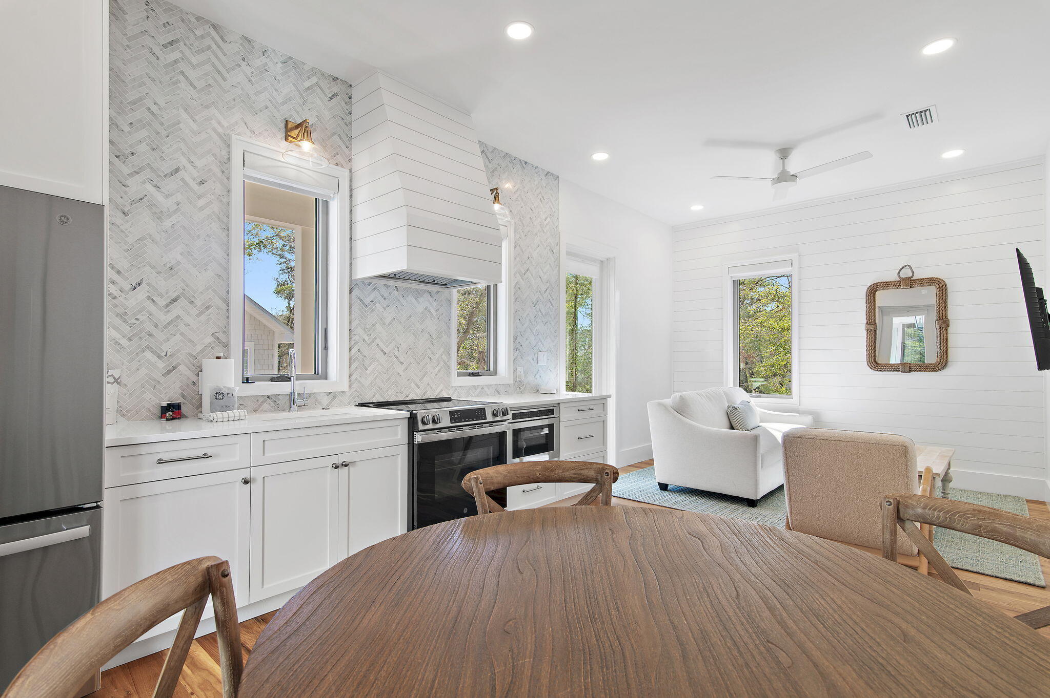 SEAGROVE SHORES 4TH ADD - Residential