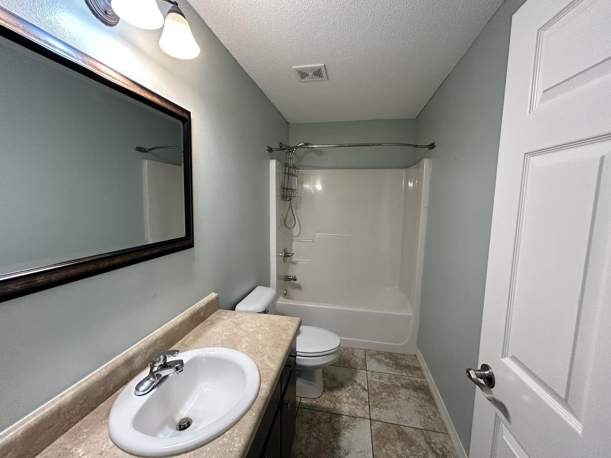 OAKDALE MINI FARMS - Residential Lease