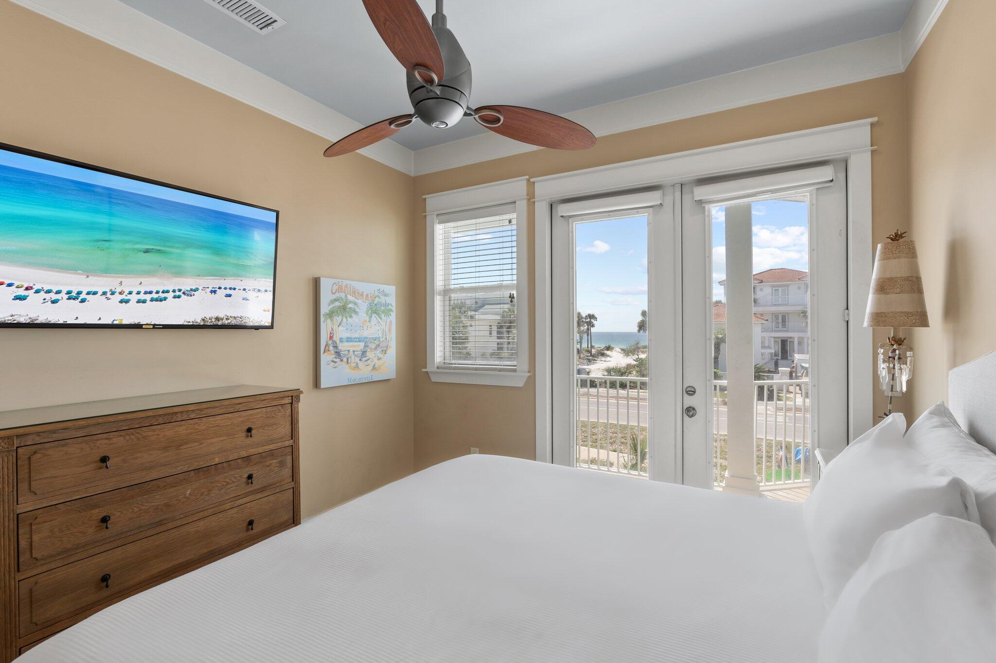 CRYSTAL SHORES - Residential