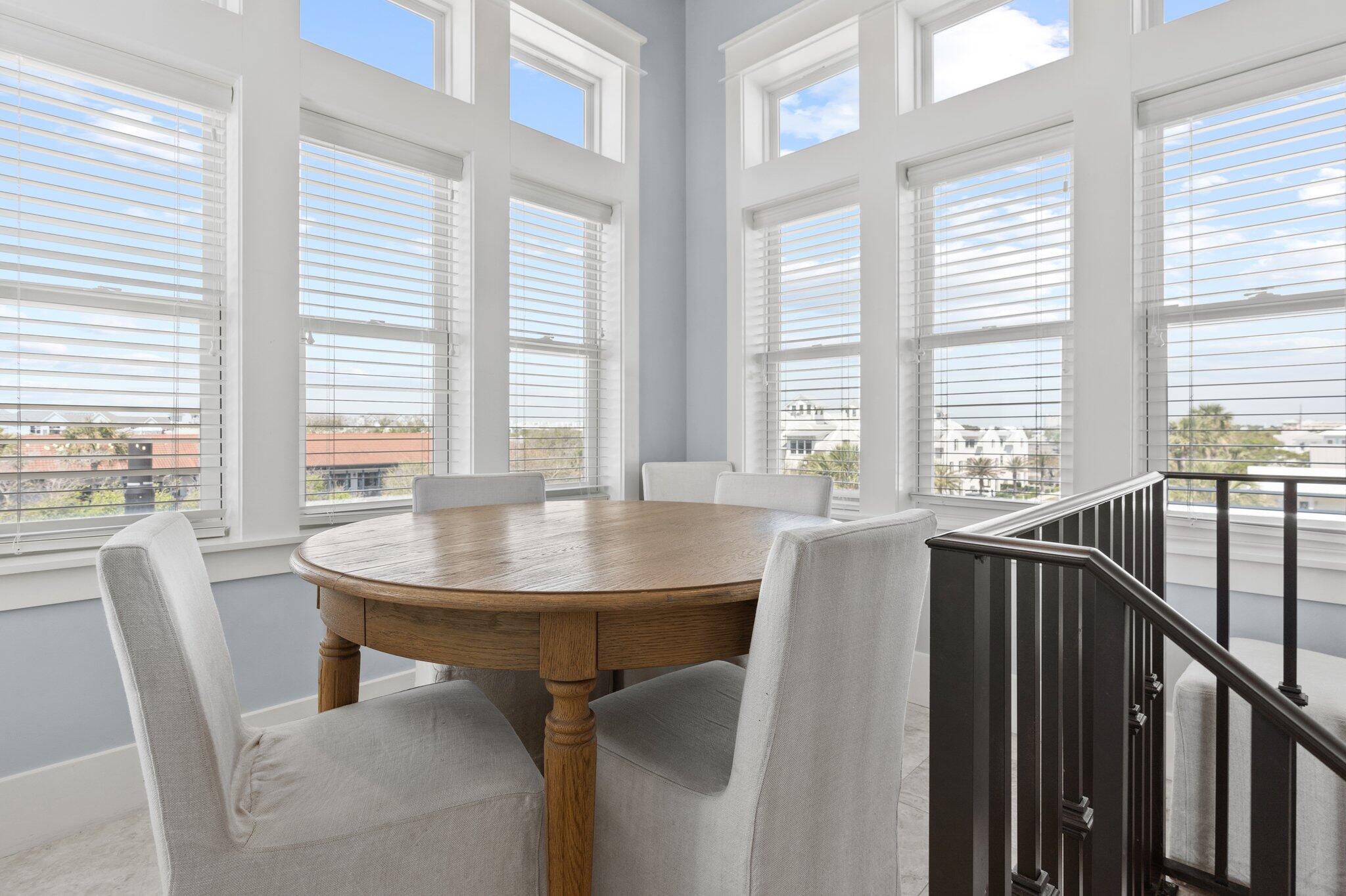 CRYSTAL SHORES - Residential