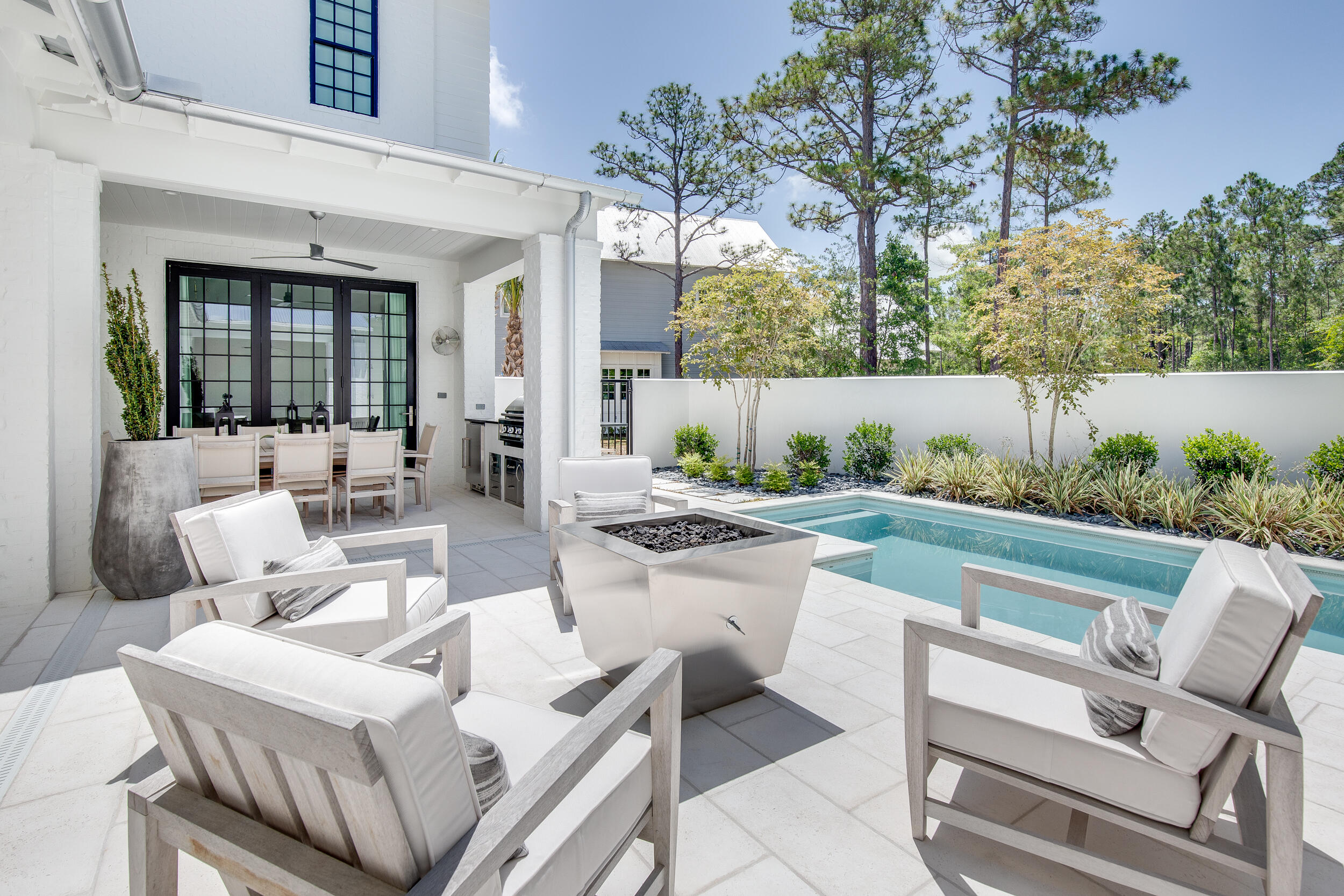 CHURCHILL OAKS - Residential