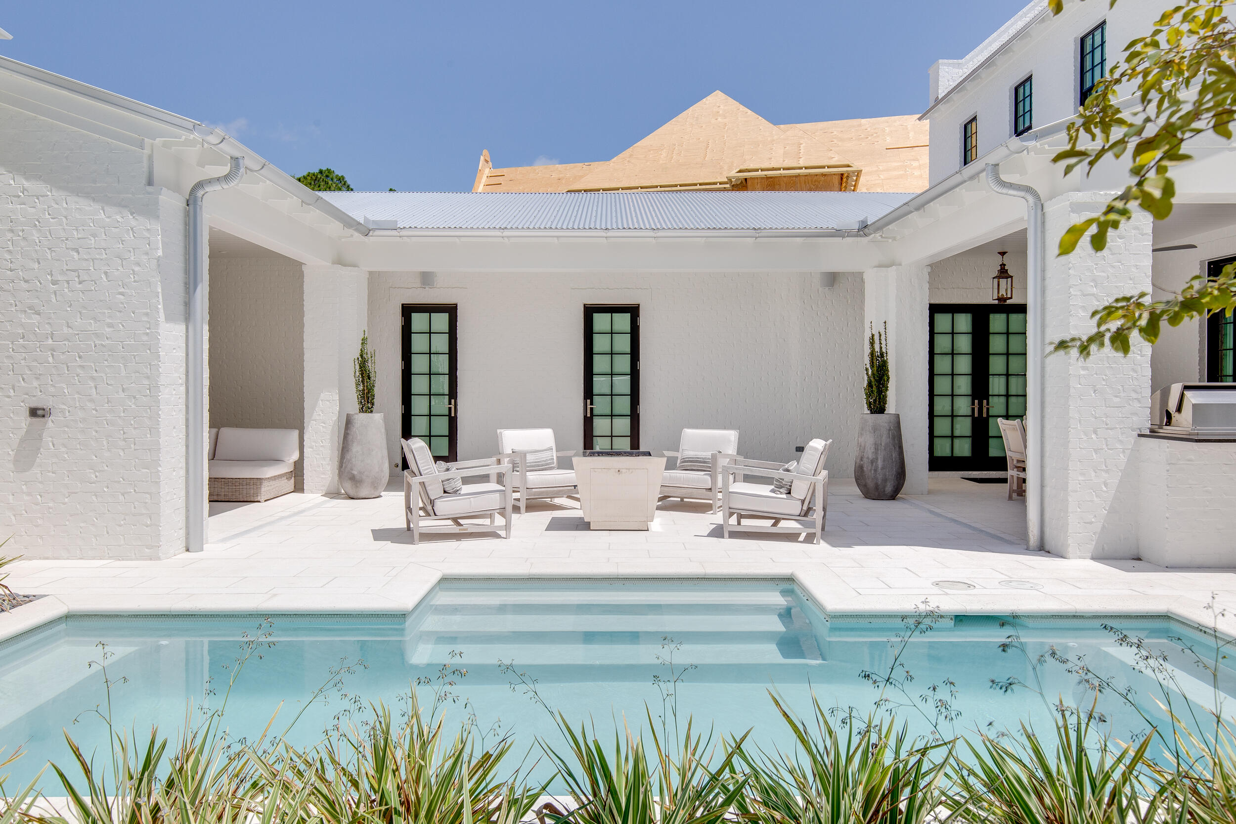 CHURCHILL OAKS - Residential