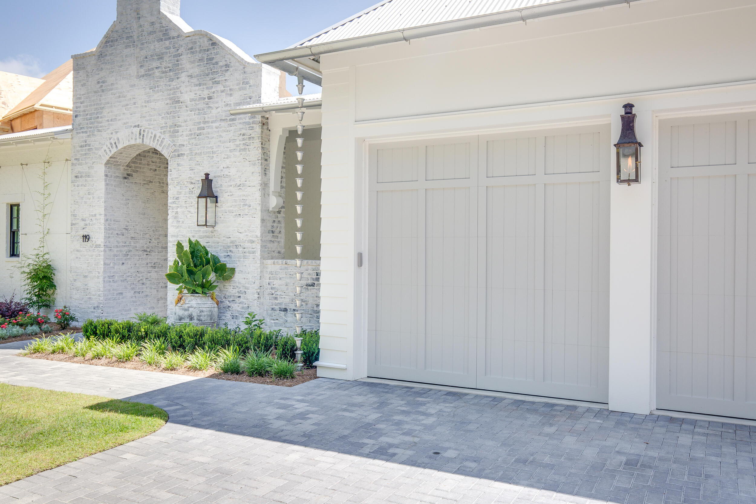 CHURCHILL OAKS - Residential