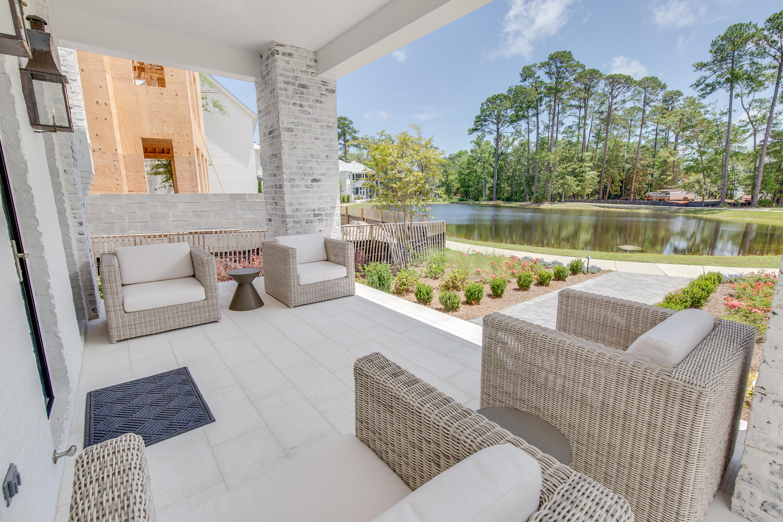 CHURCHILL OAKS - Residential
