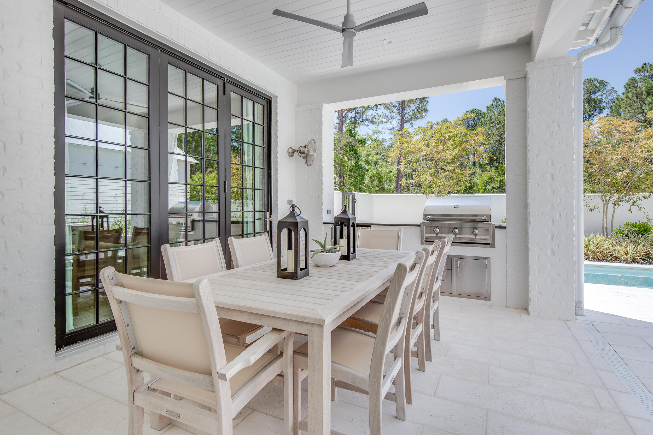 CHURCHILL OAKS - Residential