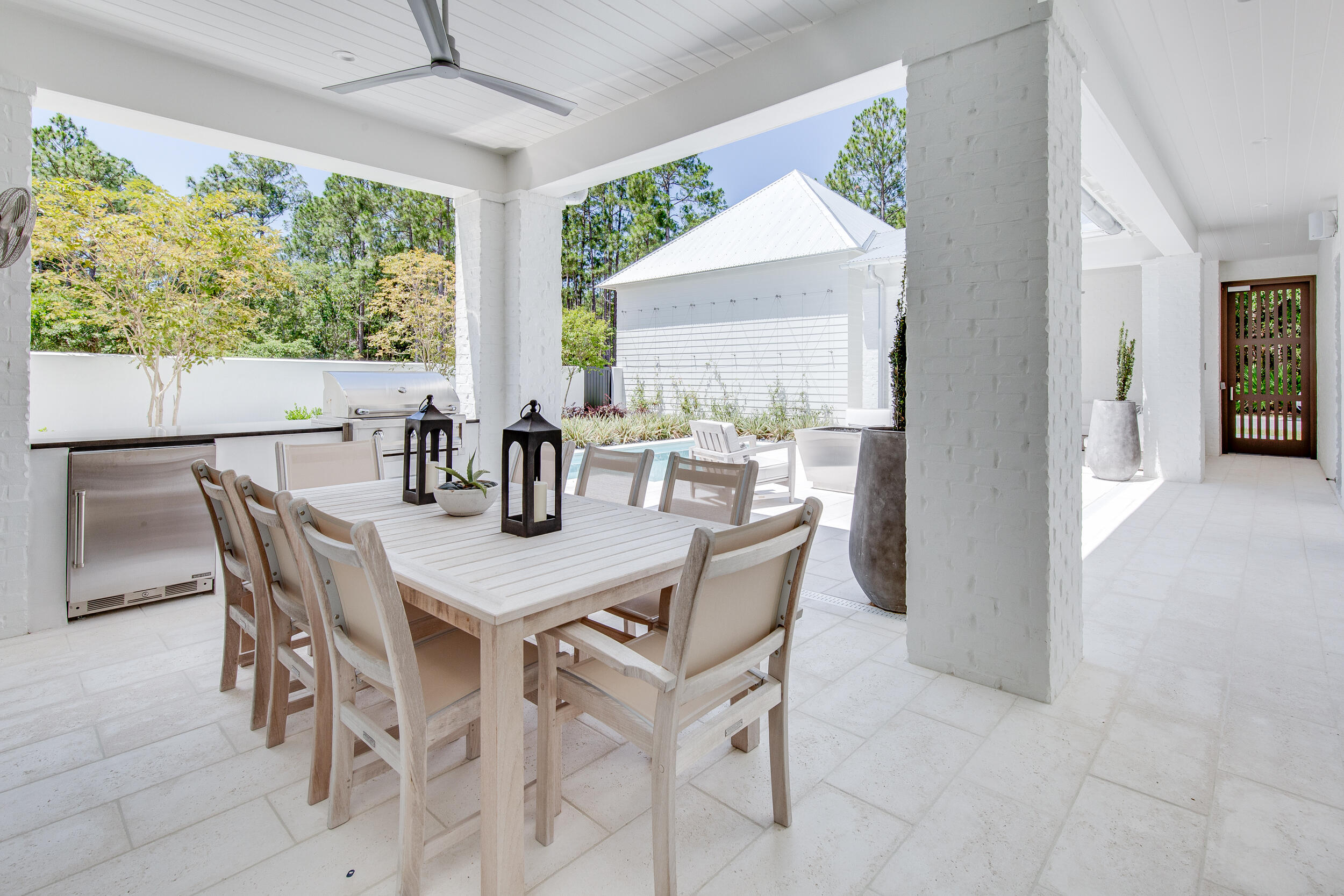 CHURCHILL OAKS - Residential