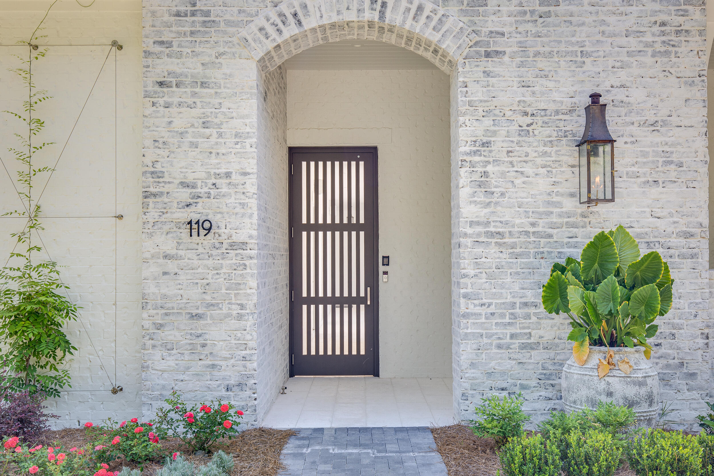 CHURCHILL OAKS - Residential