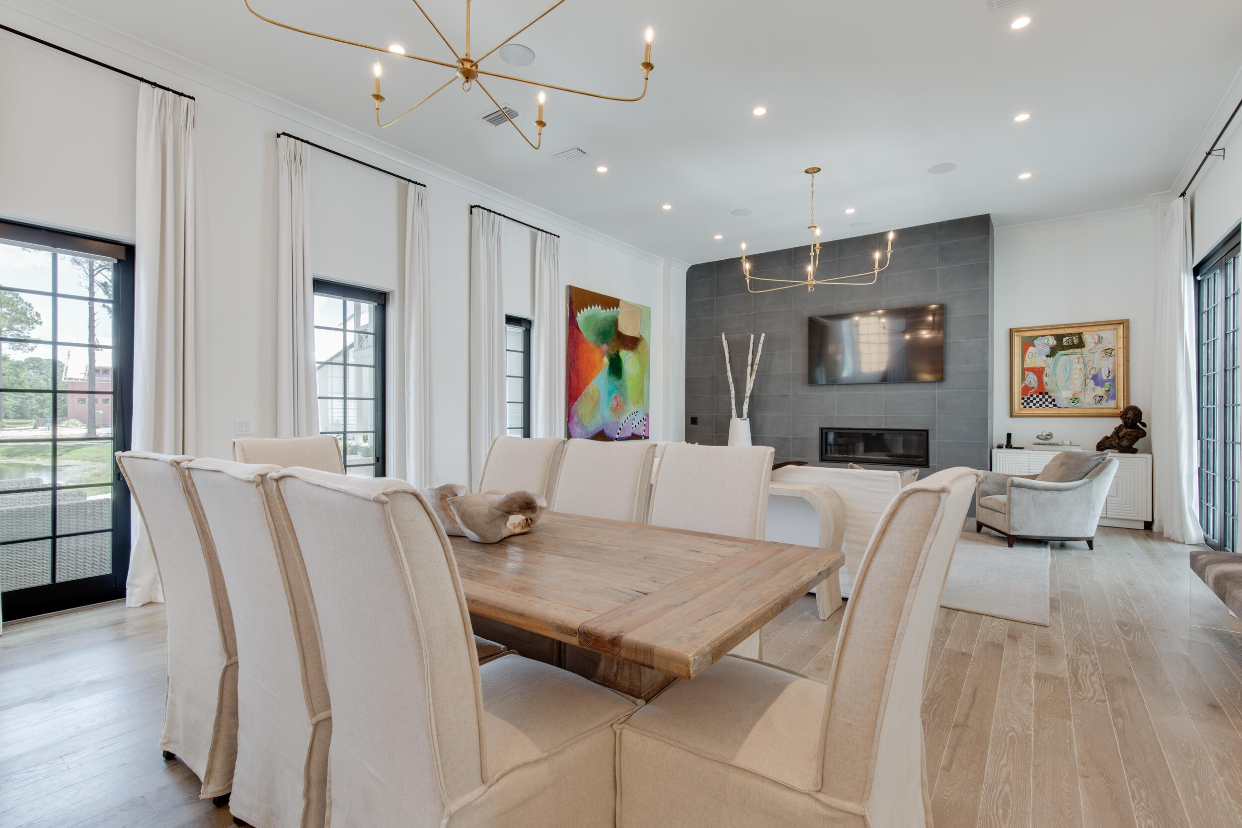 CHURCHILL OAKS - Residential