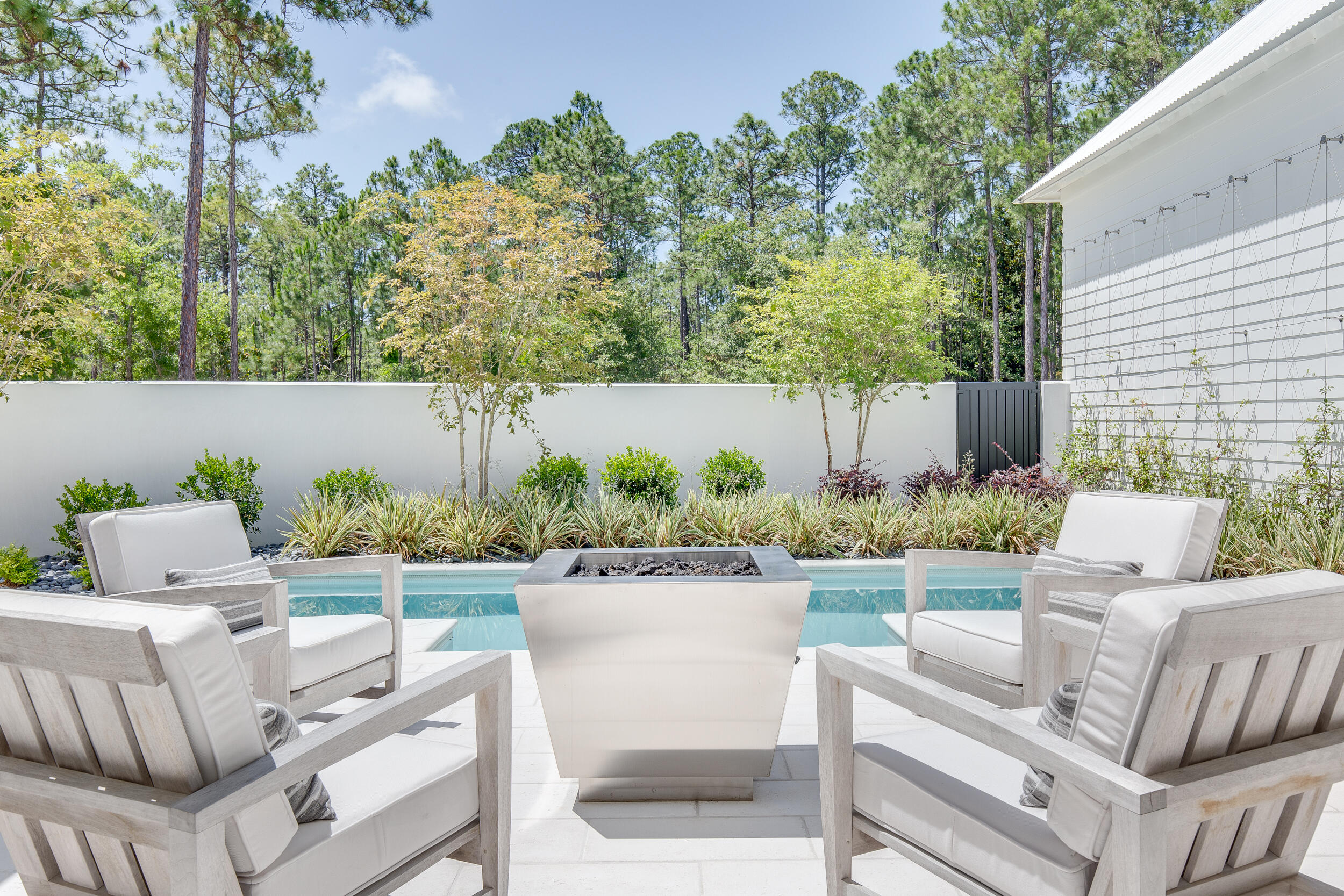 CHURCHILL OAKS - Residential