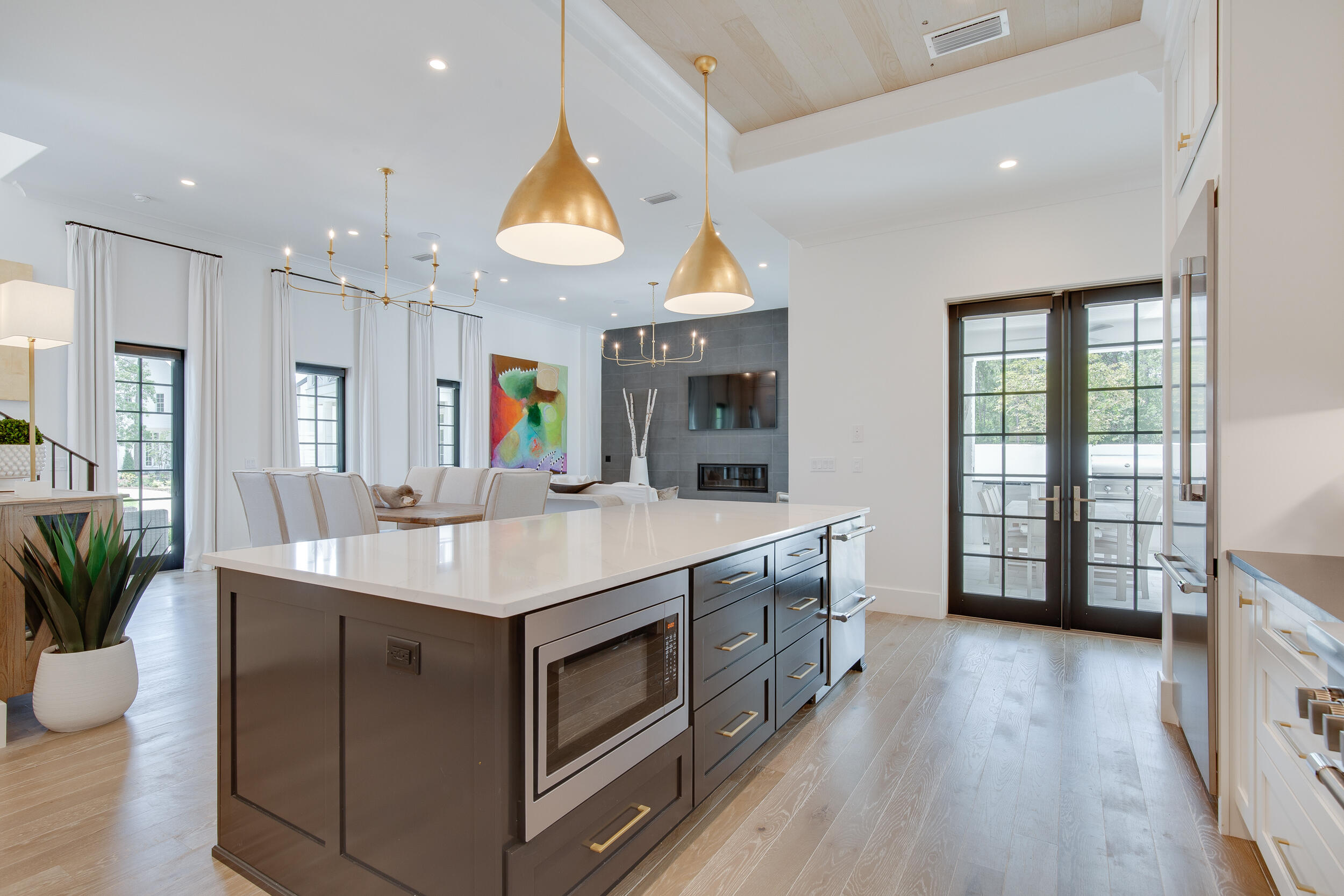 CHURCHILL OAKS - Residential