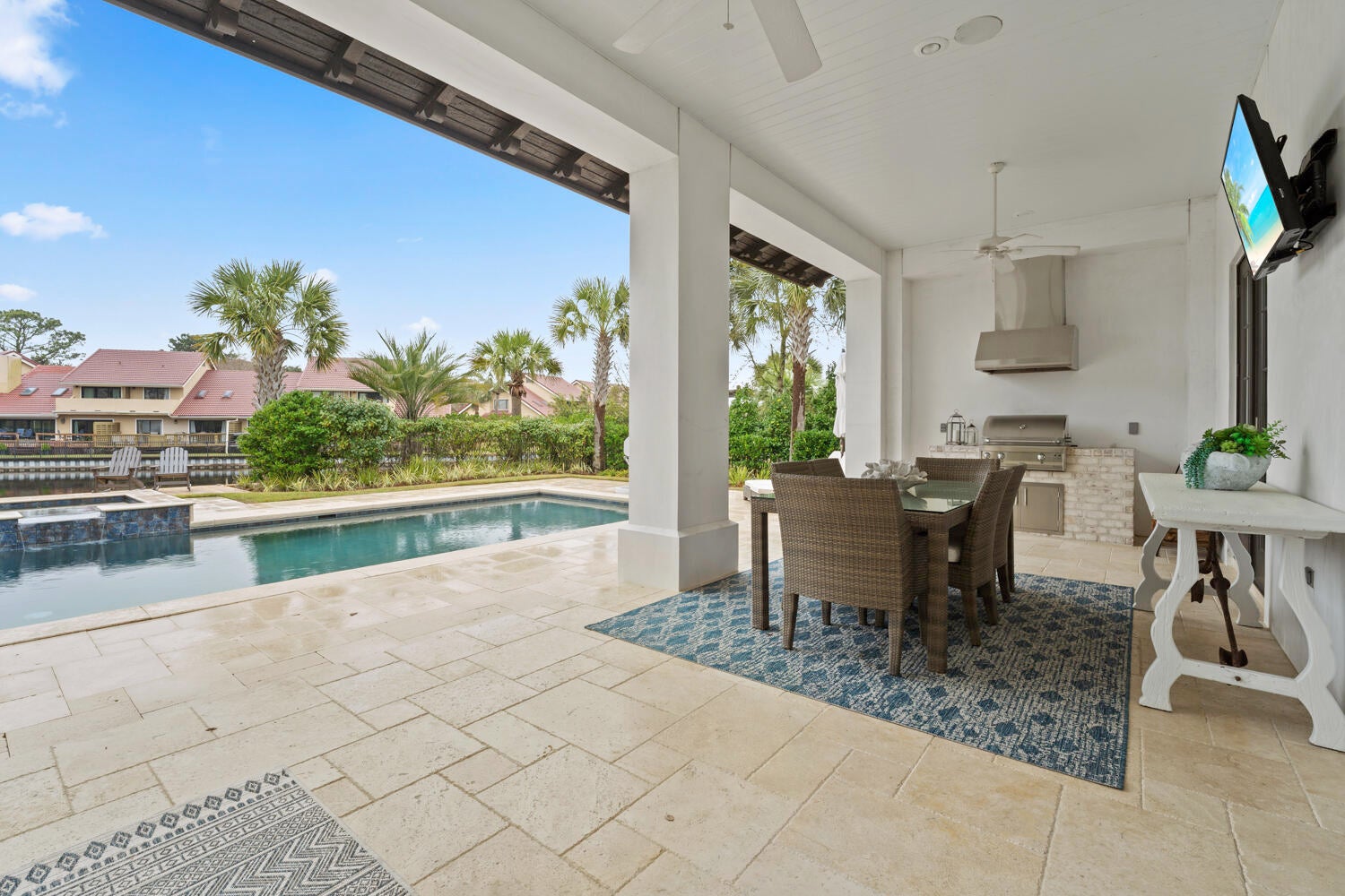 ISLAND ESTATES - Residential