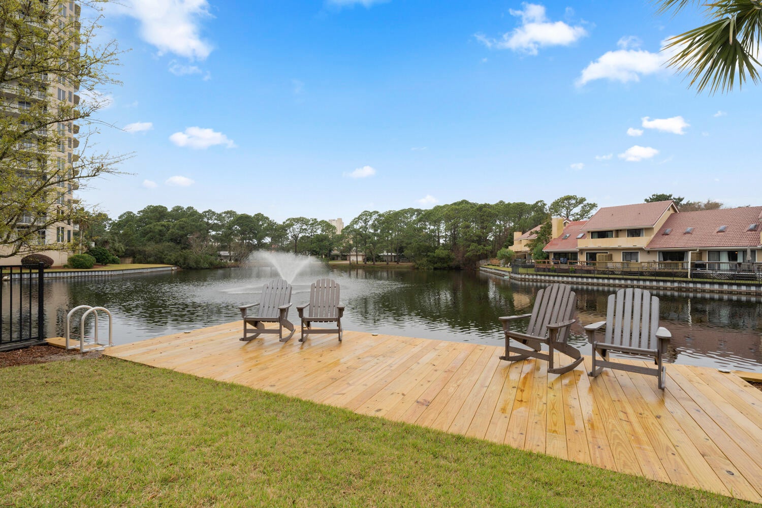 ISLAND ESTATES - Residential