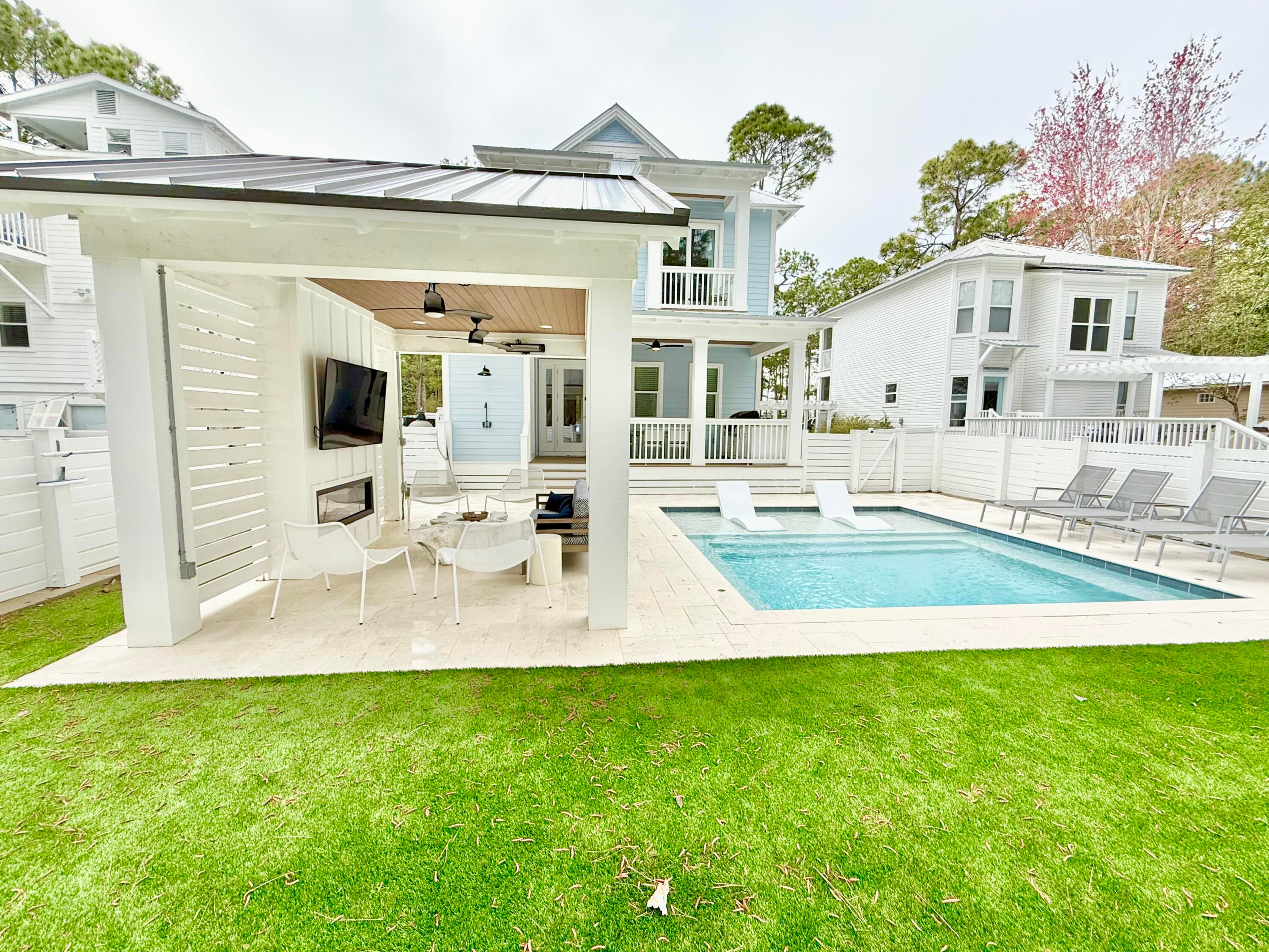 GULF SHORE MANOR - Residential