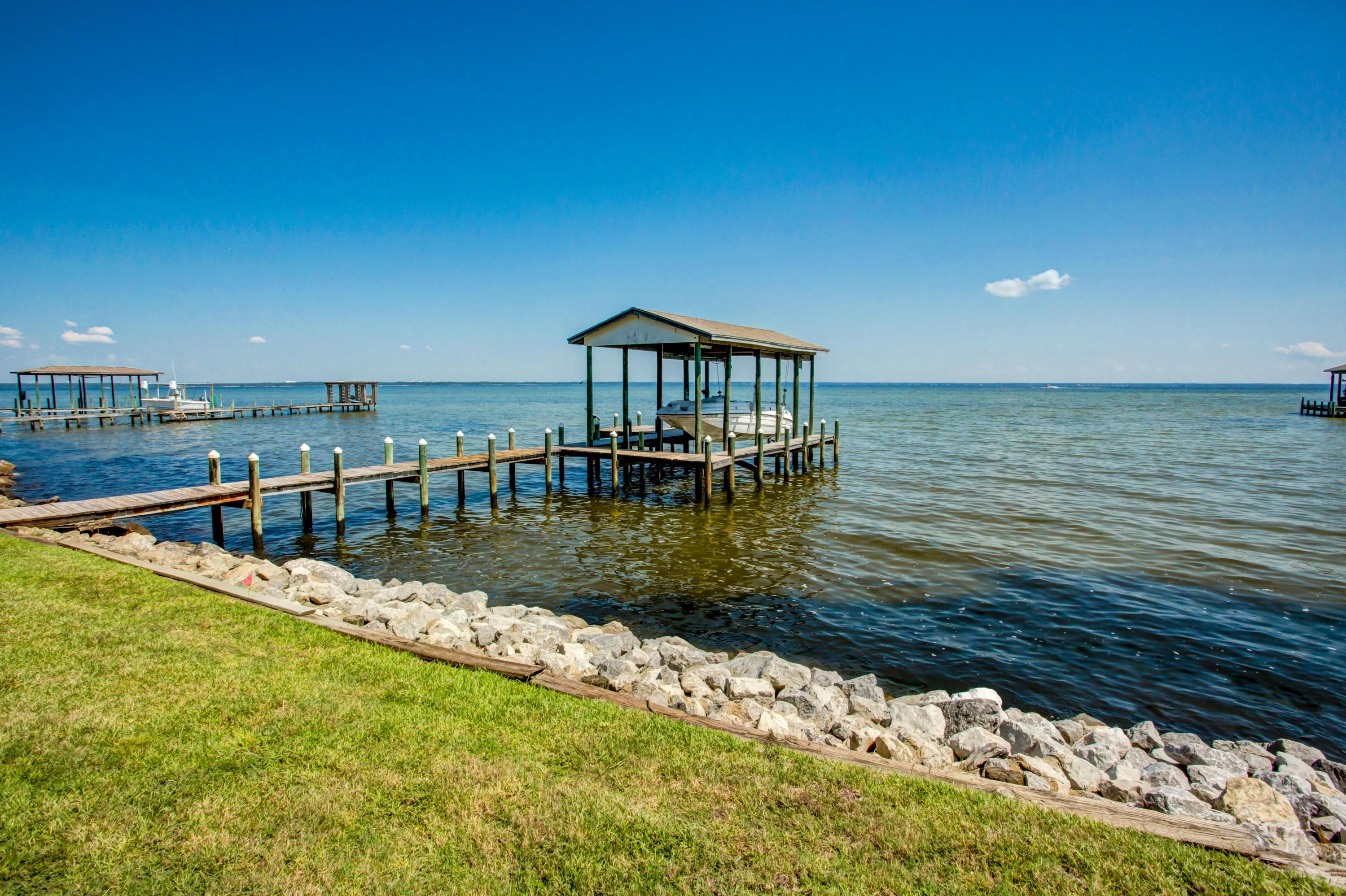 COBBS POINT - Residential